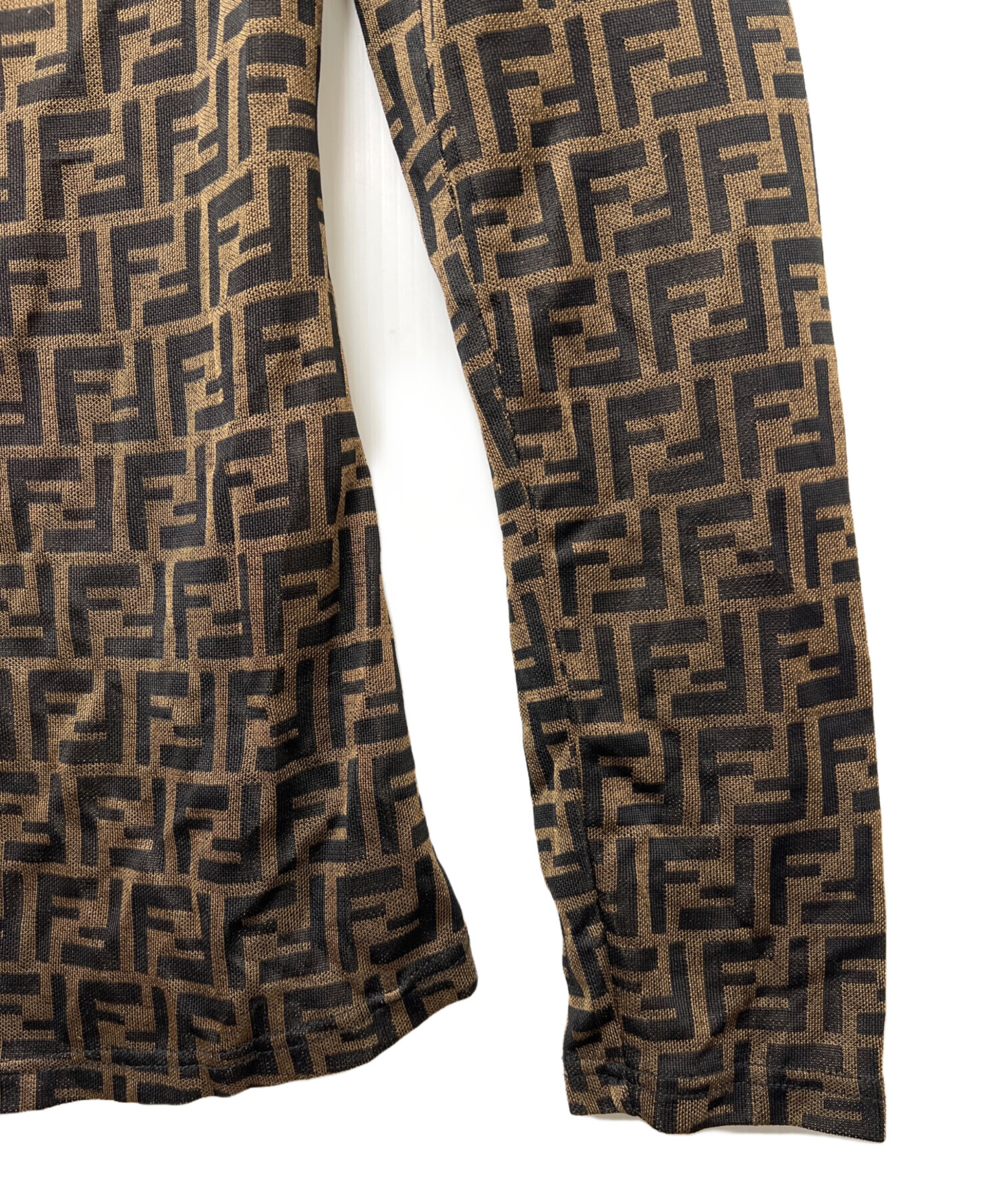 美品 フェンディ ズッカ柄 Tシャツ トップス ブラウン 40サイズ 中古・古着通販】FENDI (フェンディ) ズッカ柄シャツ ブラウン