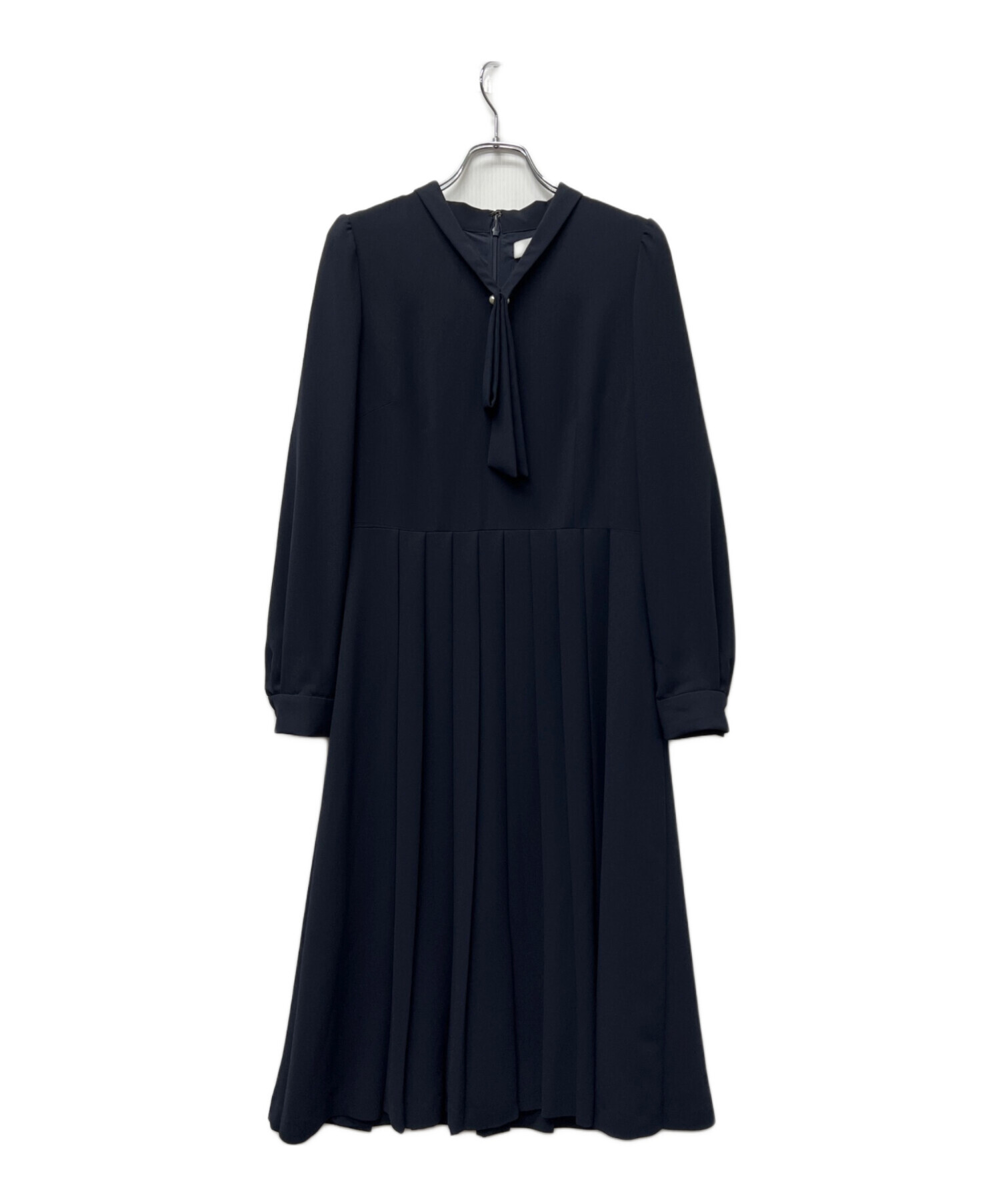 【美品】CELFORD リボン付きプリーツワンピース　ネイビー　サイズ36 中古・古着通販】CELFORD (セルフォード) ボータイプリーツワンピース