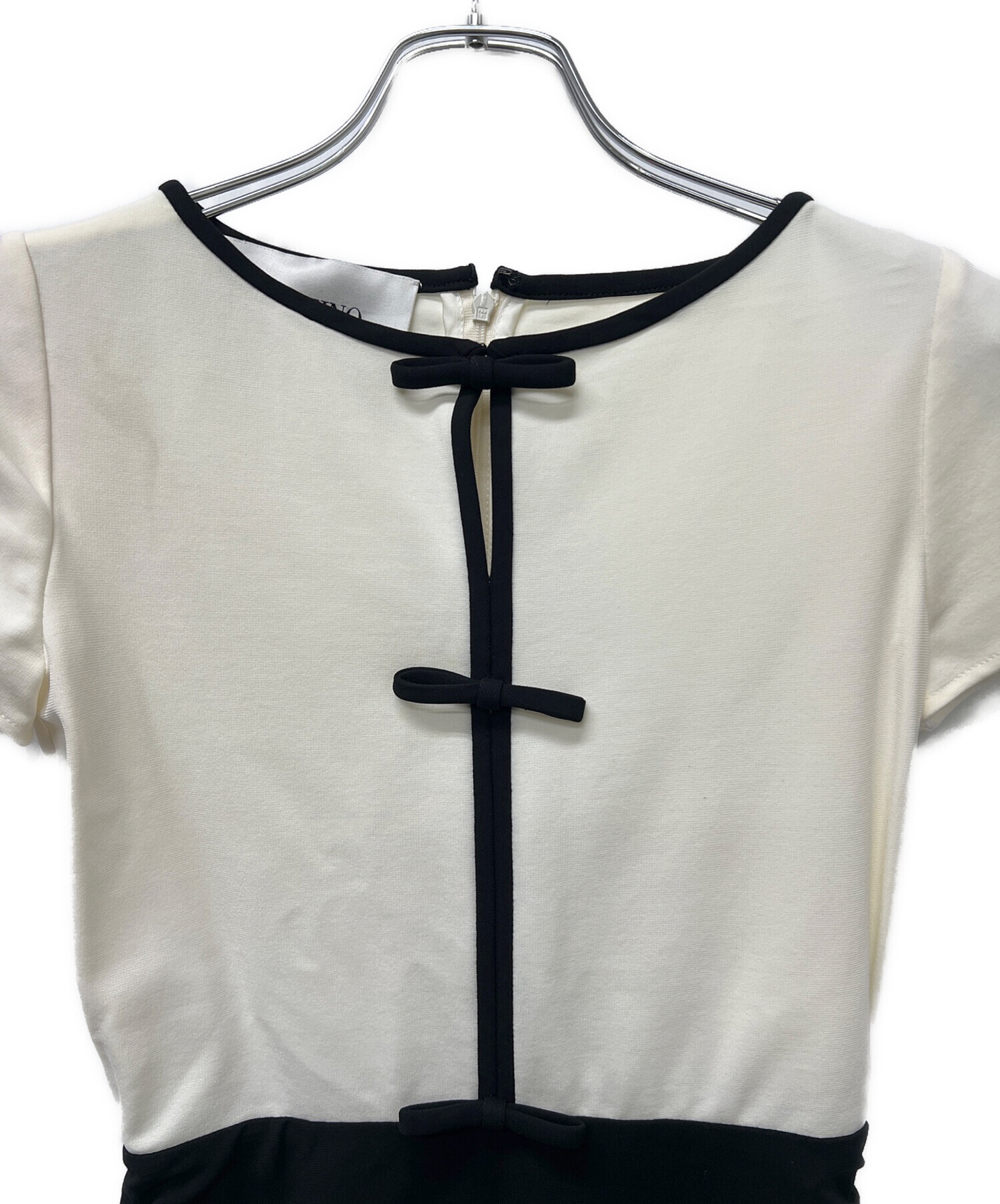 中古・古着通販】VALENTINO (ヴァレンティノ) 半袖ワンピース ホワイト 