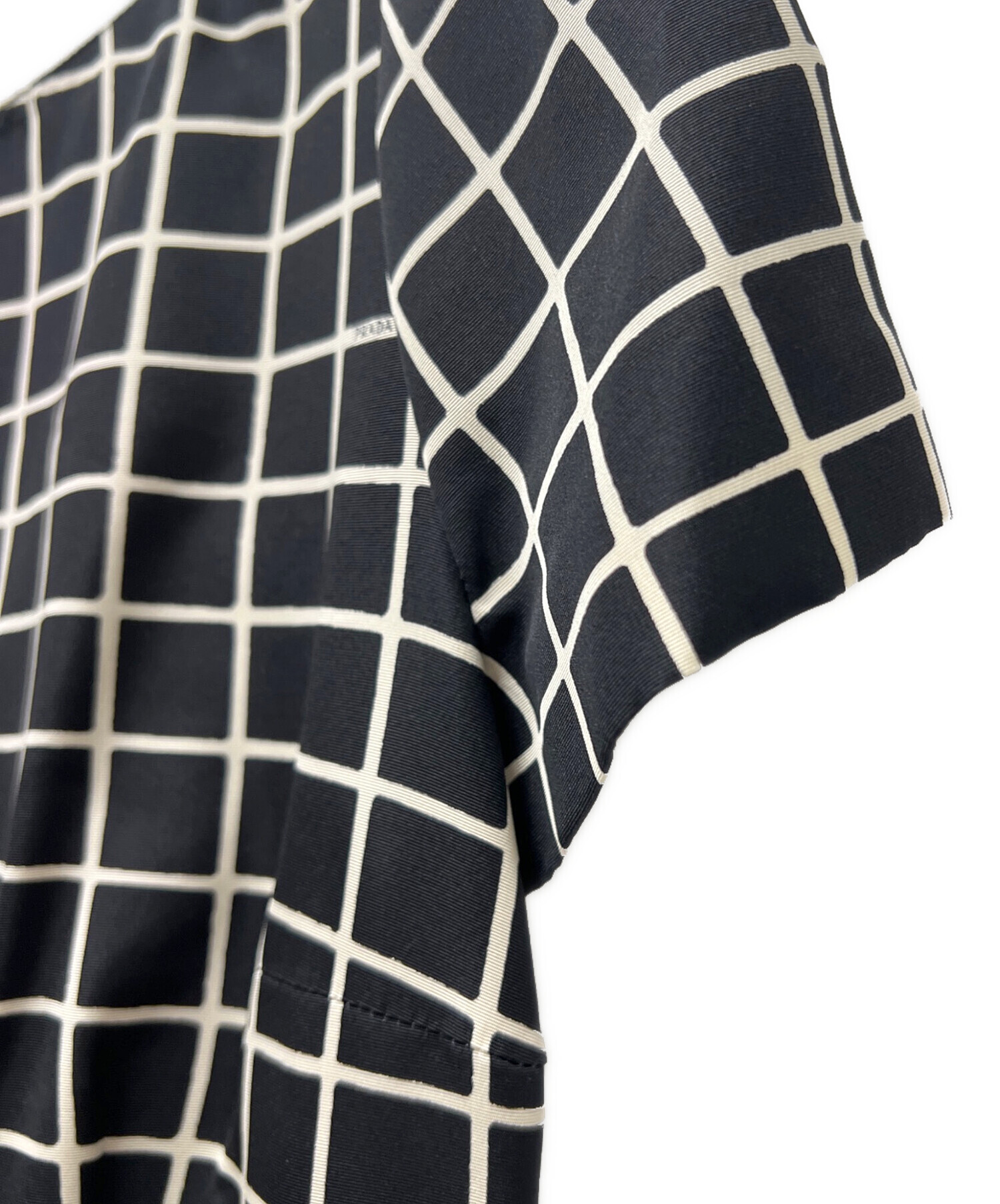中古・古着通販】PRADA (プラダ) 半袖ワンピース ブラック×ホワイト 中古・古着通販】PRADA (プラダ) 半袖ワンピース ブラック×ホワイト