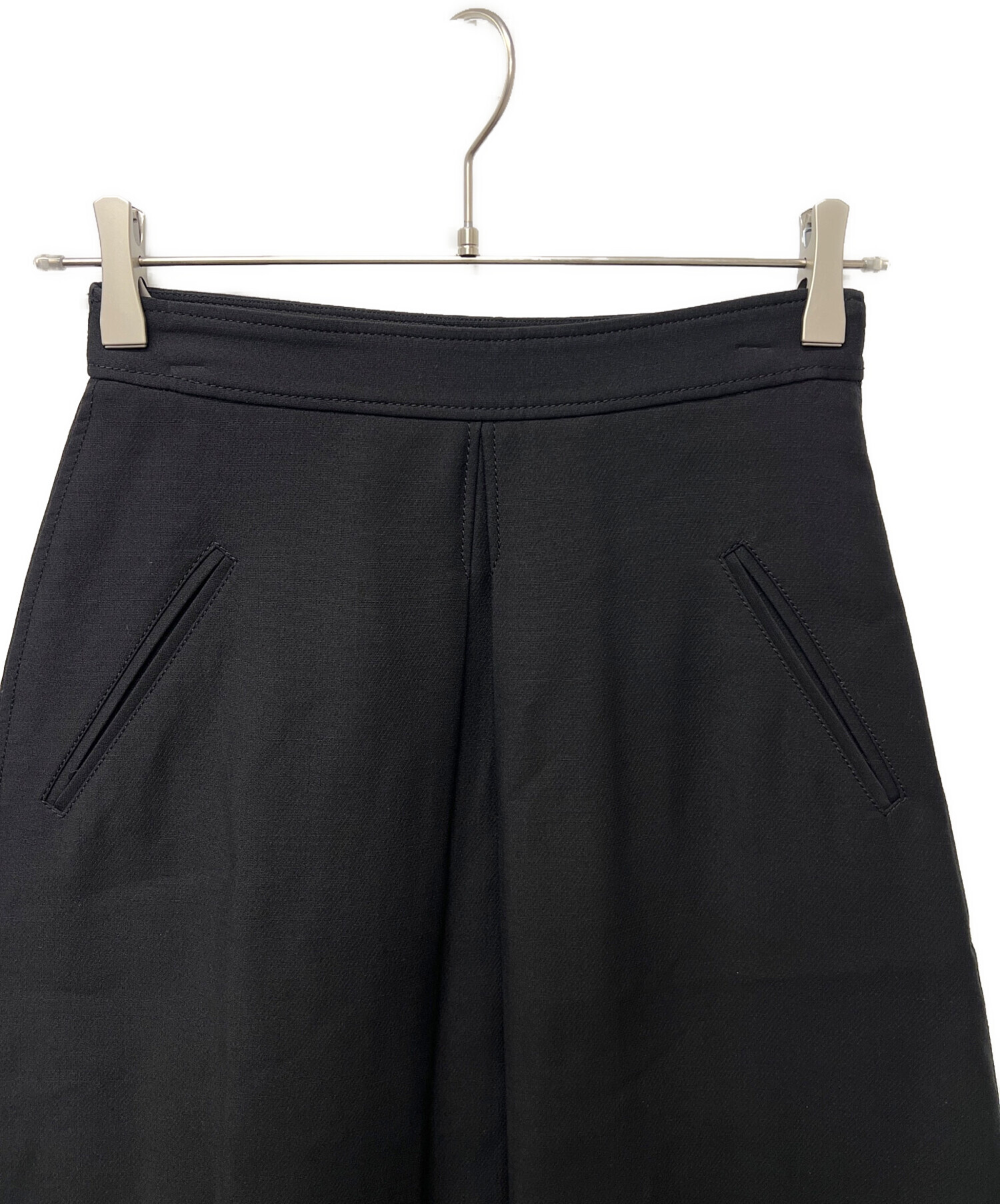 VALENTINO ヴァレンティノ 人気Vロゴ フレアスカート ブラック 中古・古着通販】VALENTINO (ヴァレンティノ) スカート ブラック