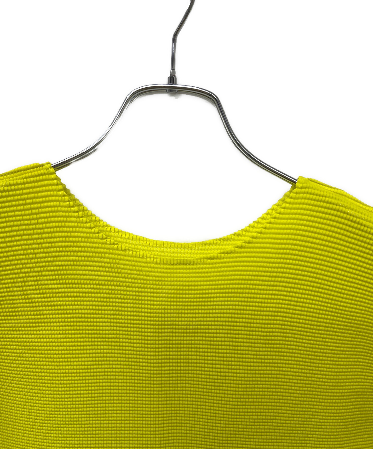 ISSEY MIYAKE イッセイミヤケ デザイン カットソー 半袖 中古・古着通販】ISSEY MIYAKE (イッセイミヤケ) プリーツカットソー