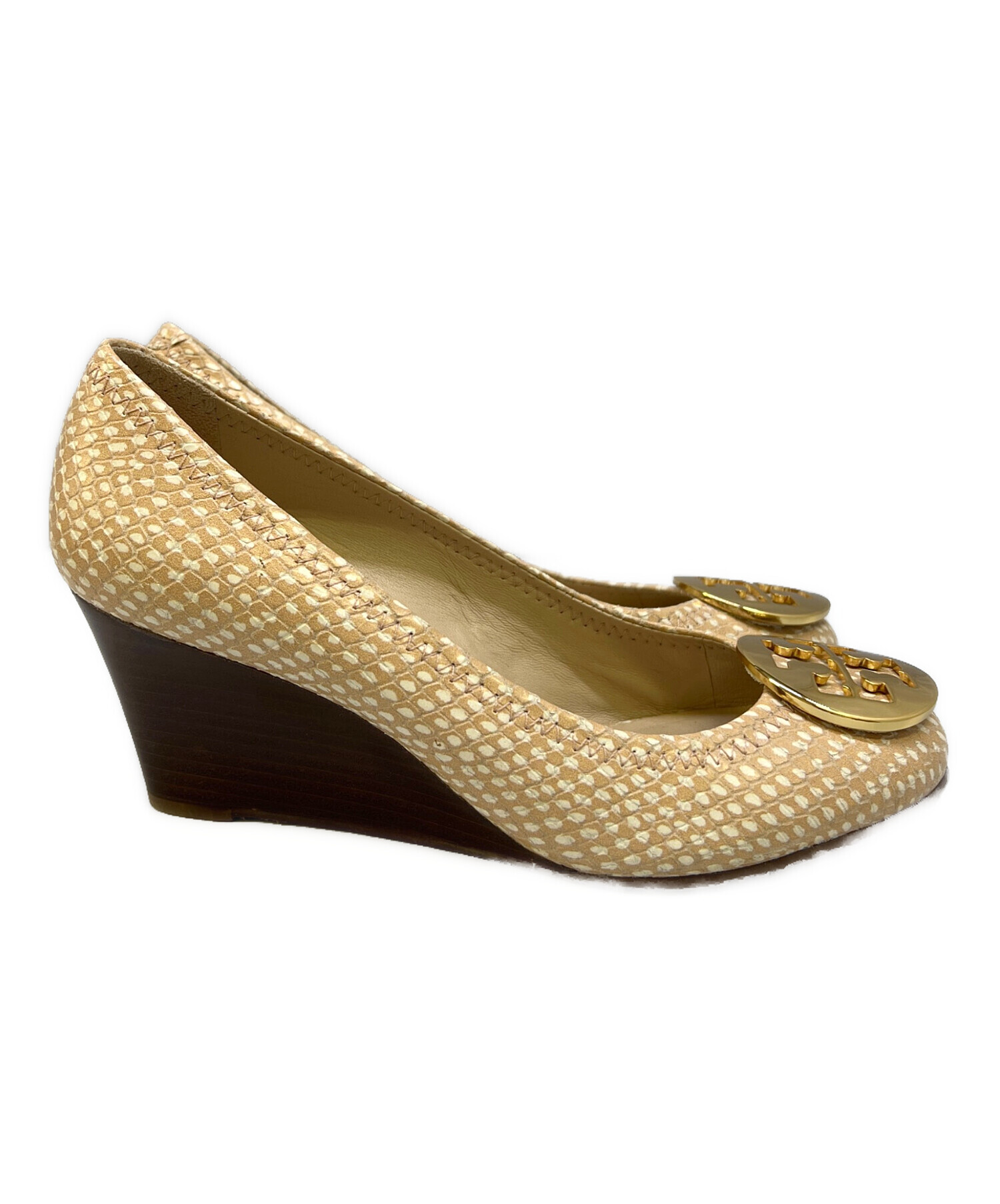 新品未使用Tory Burch ベージュ ウェッジパンプス 7 (24㌢)箱あり 中古・古着通販】TORY BURCH (トリーバーチ) ウェッジソールパンプス
