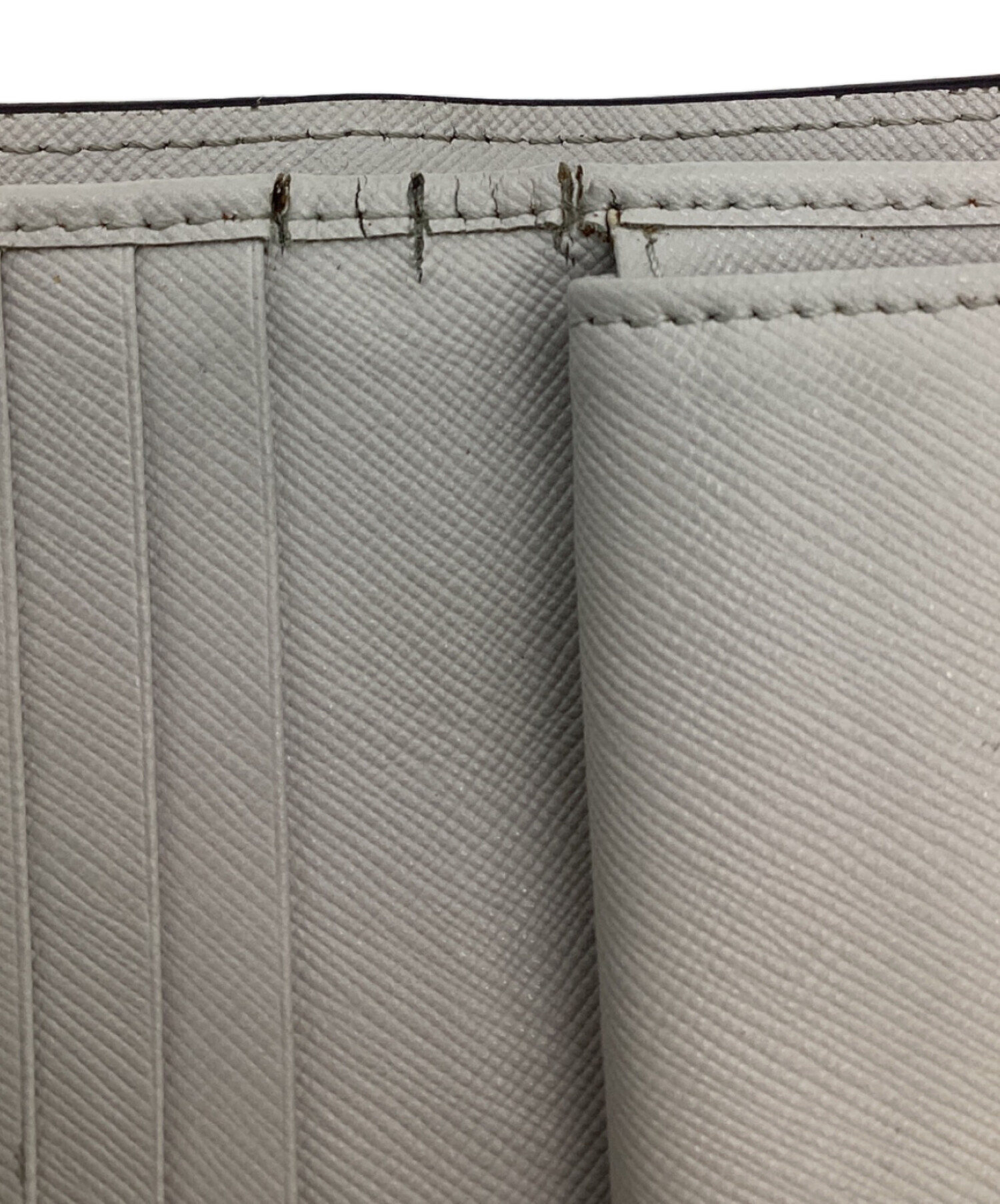 中古・古着通販】MARNI (マルニ) サフィアーノ 2つ折り財布 グレー