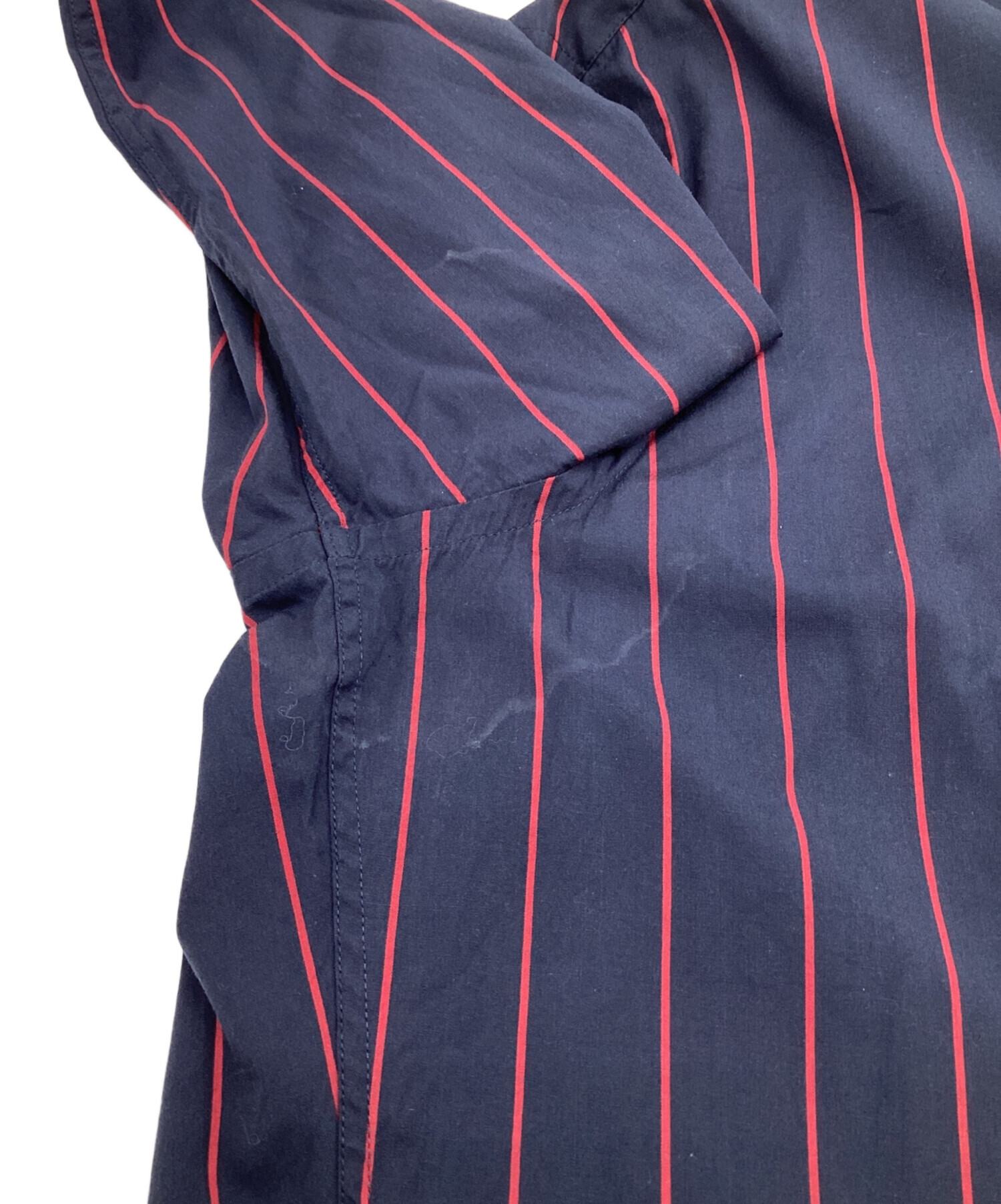 【ヴィヴィアンウエストウッド】2way オーブ柄ストライプシャツ フード着脱可 ヴィヴィアンウエストウッド】2way オーブ柄ストライプシャツ フード