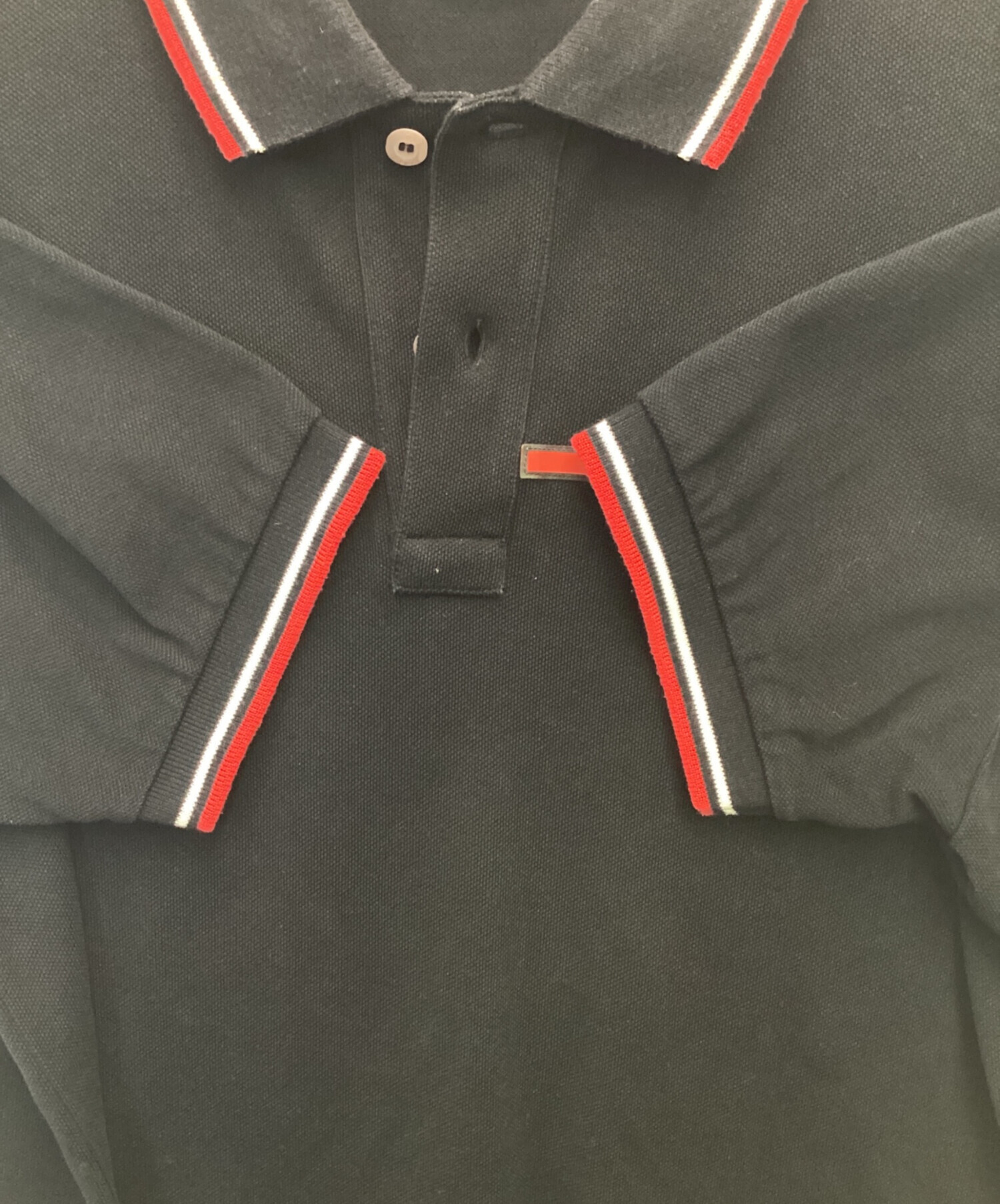 中古・古着通販】PRADA (プラダ) ラバーロゴ半袖ポロシャツ ブラック