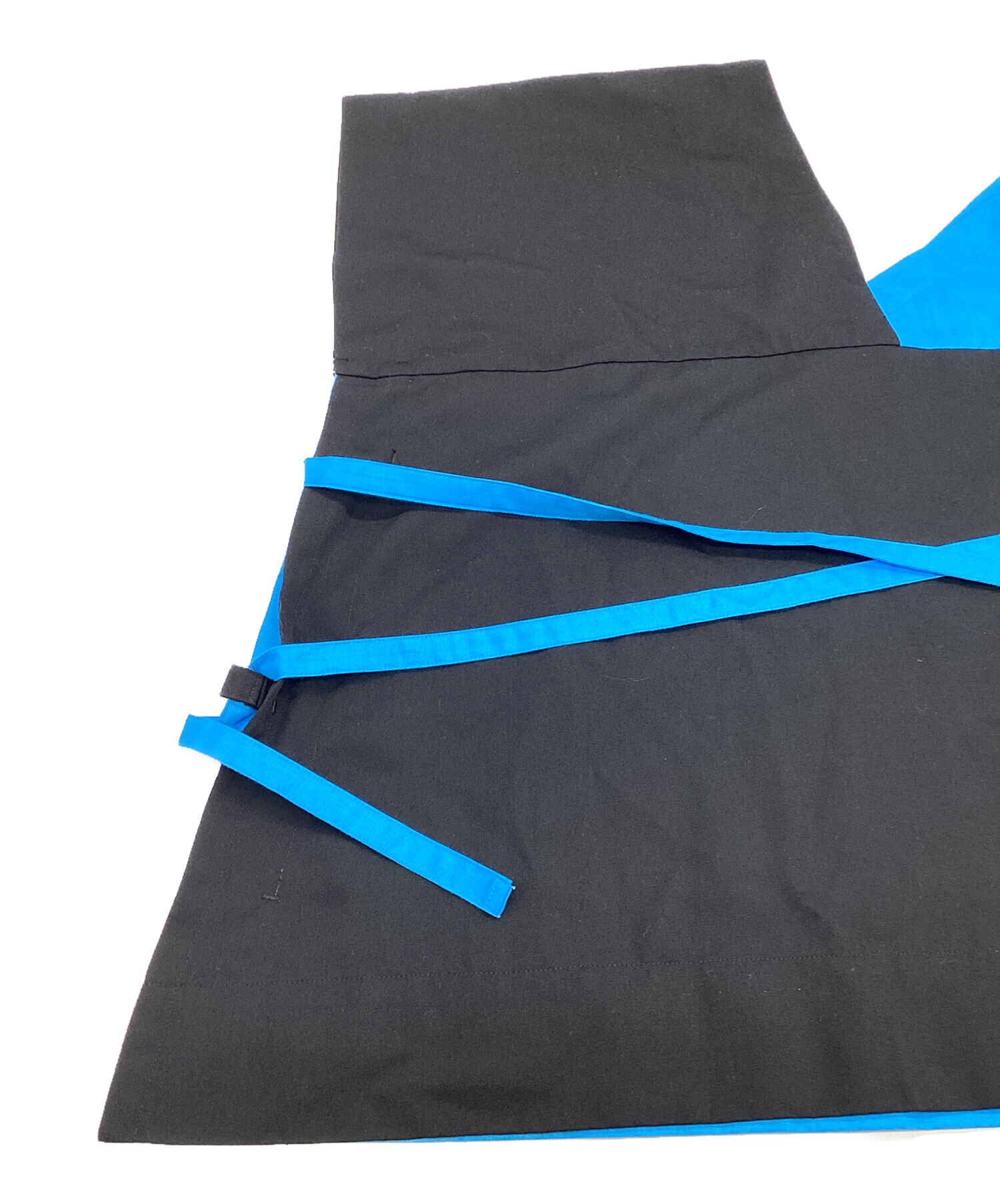 me ISSEI MIYAKE ストレッチノースリーブ　新品タグ付 me ISSEI MIYAKE ストレッチノースリーブ 新品タグ付の通販はau PAY