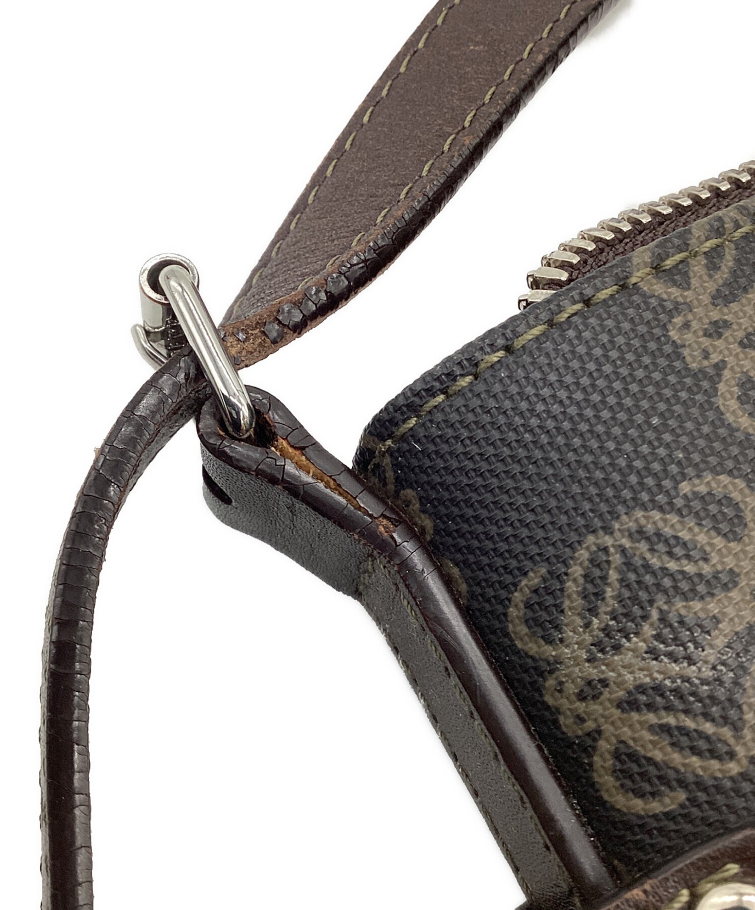 中古・古着通販】LOEWE (ロエベ) アナグラム ショルダーバッグ ダーク
