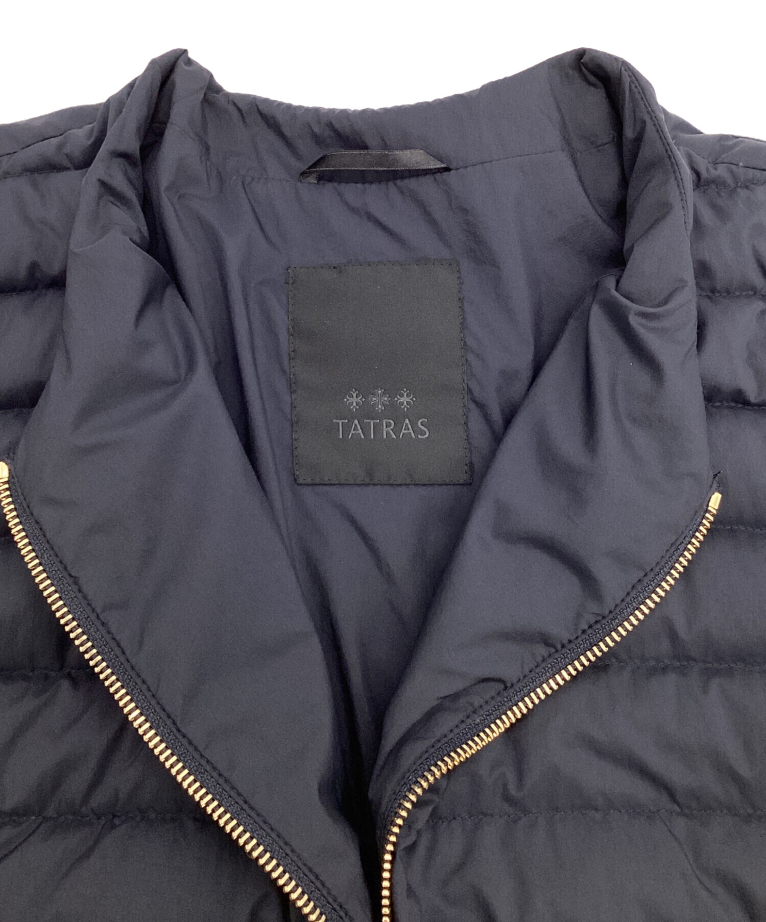 中古・古着通販】TATRAS (タトラス) ノーカラーライトダウンジャケット
