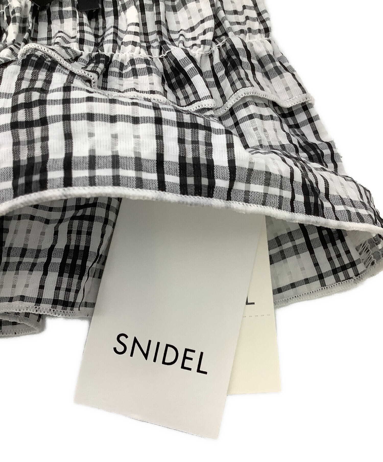 スナイデル　リボンシャーリング　TOPS SNIDEL（スナイデル）の「【WEB限定】リボンシャーリングTOPS（シャツ