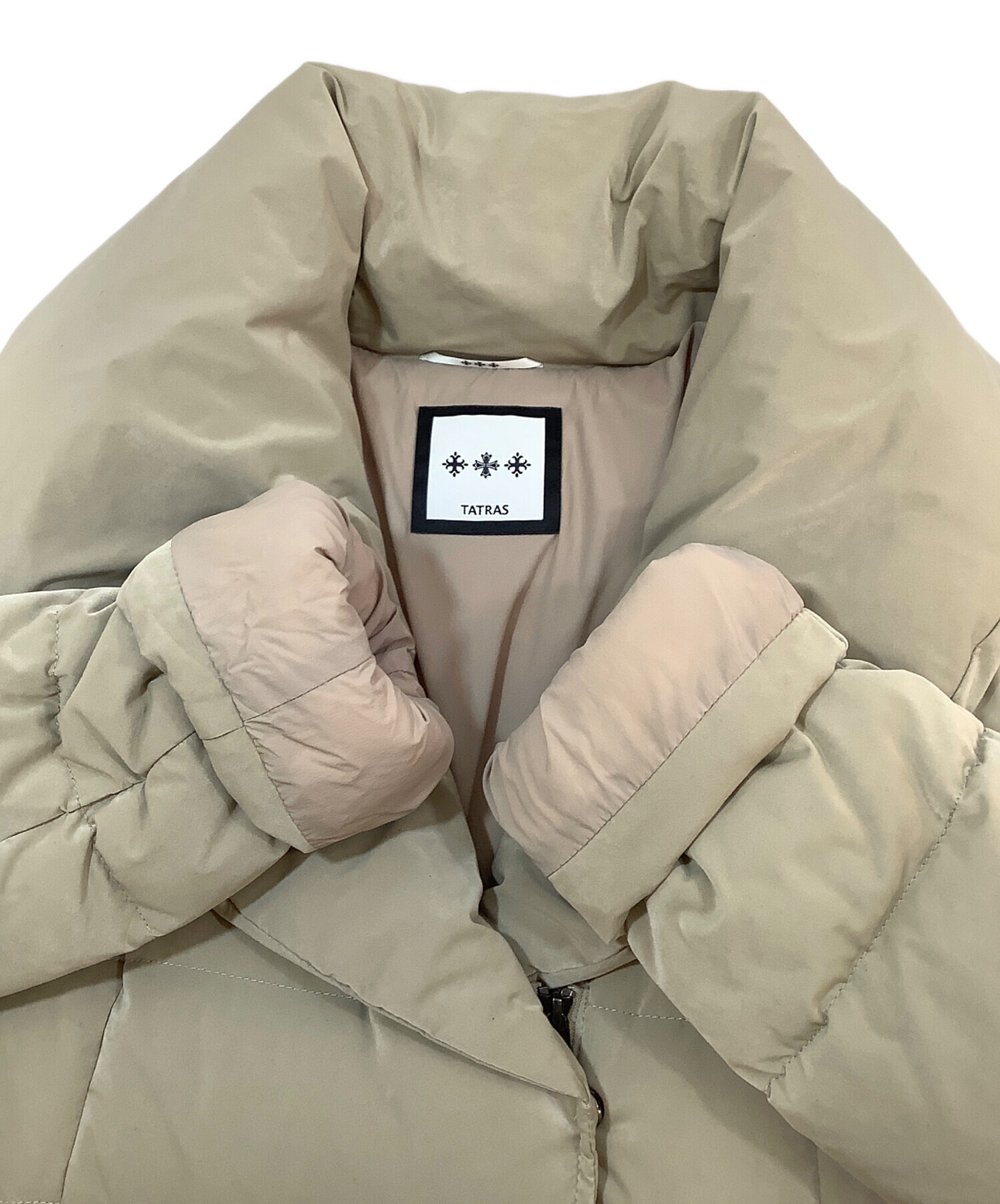 【タトラス】ロング ダウンジャケット ベージュ 03 Lサイズ TATRAS タトラス】ロング ダウンジャケット ベージュ 03 Lサイズ TATRAS