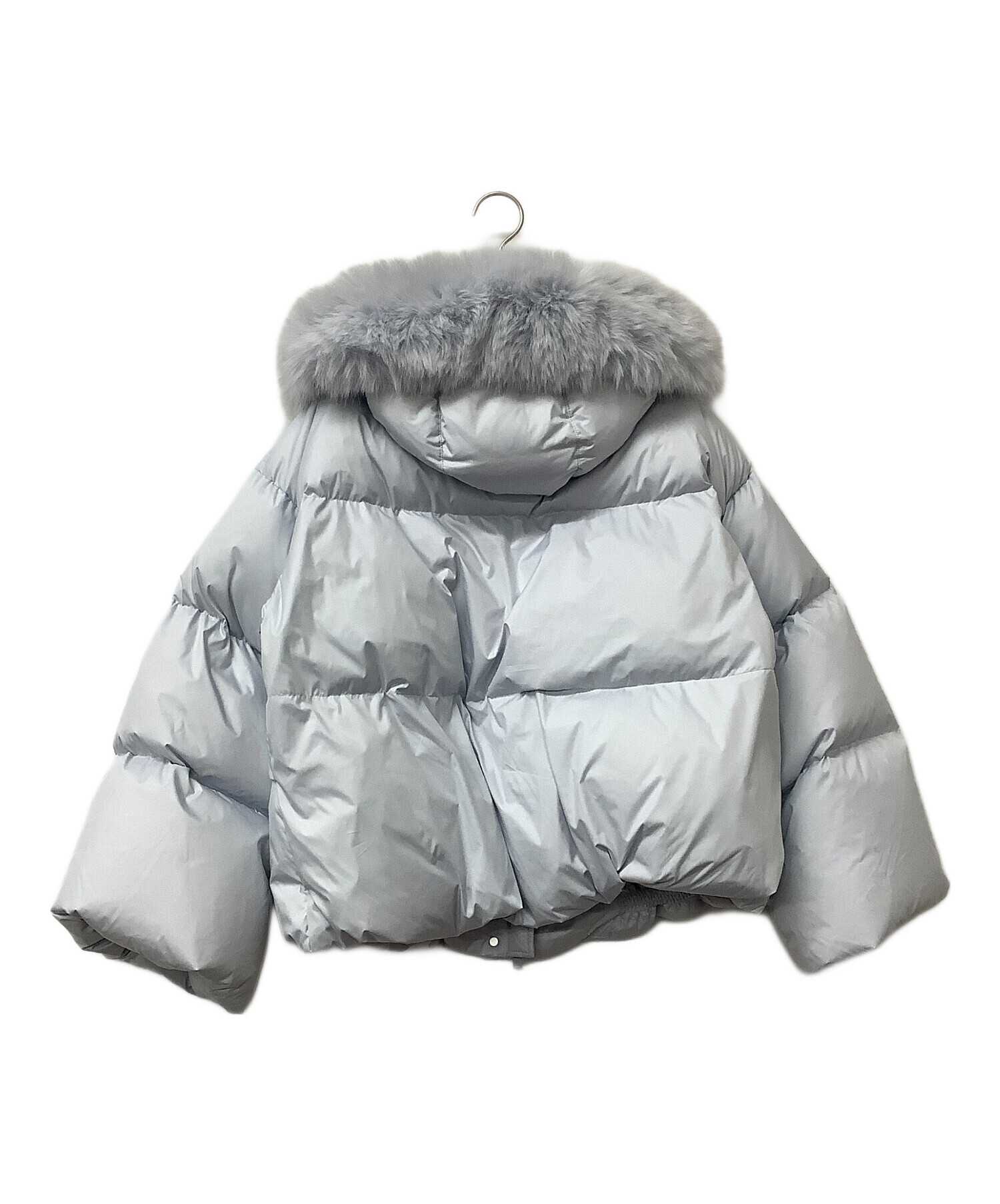 新品タグ付　フードファーショートダウンコート　白　FRAY I.D FRAY I.D（フレイアイディー）の「フードファーショートダウンコート