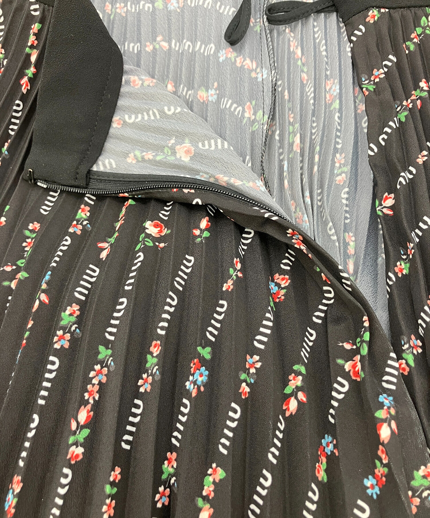 中古・古着通販】MIU MIU (ミュウミュウ) プリーツスカート 花柄