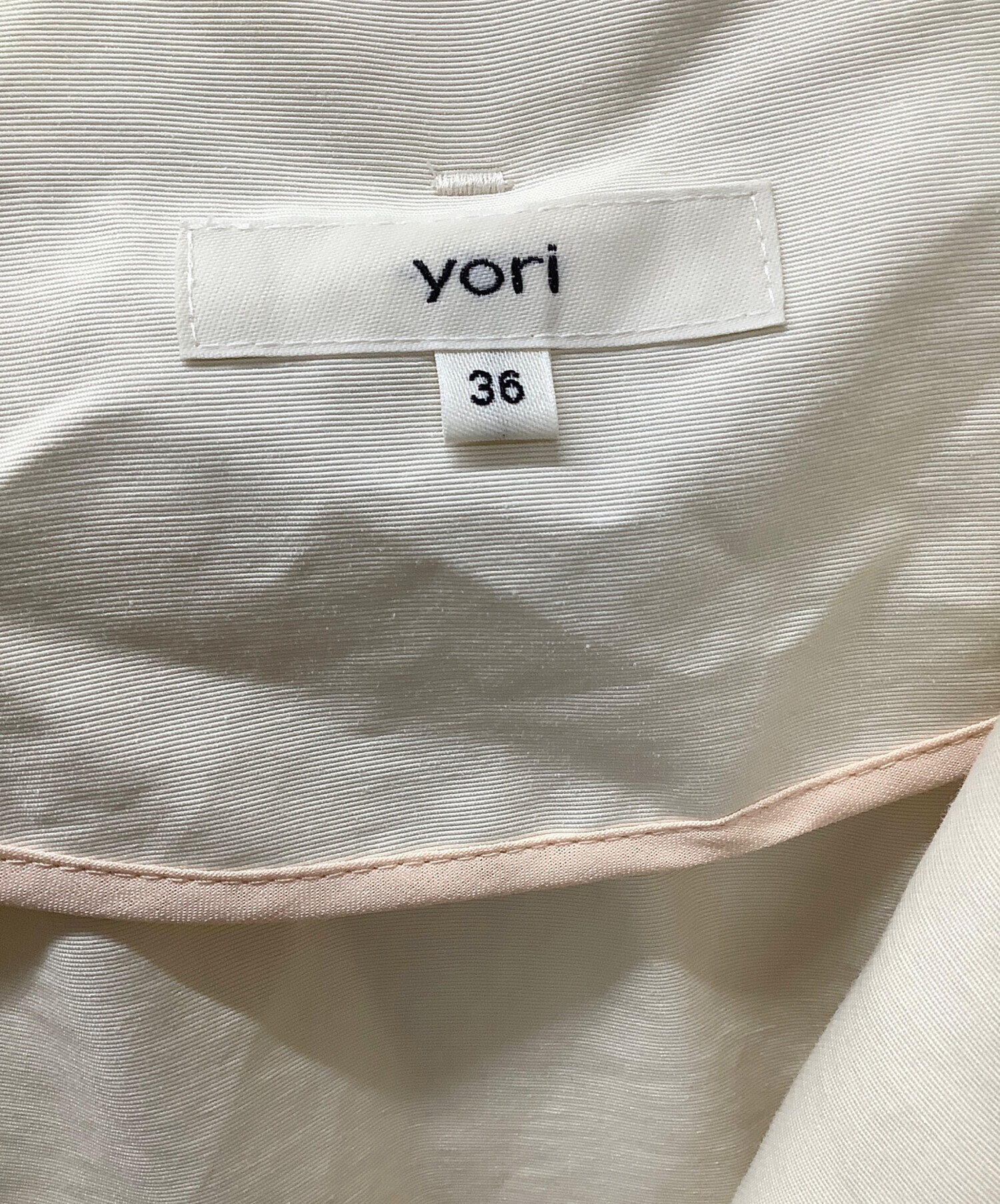 【美品】yori サイドフリルカラーコート 36 中古・古着通販】YORI (ヨリ) サイドフレアカラーコート アイボリー