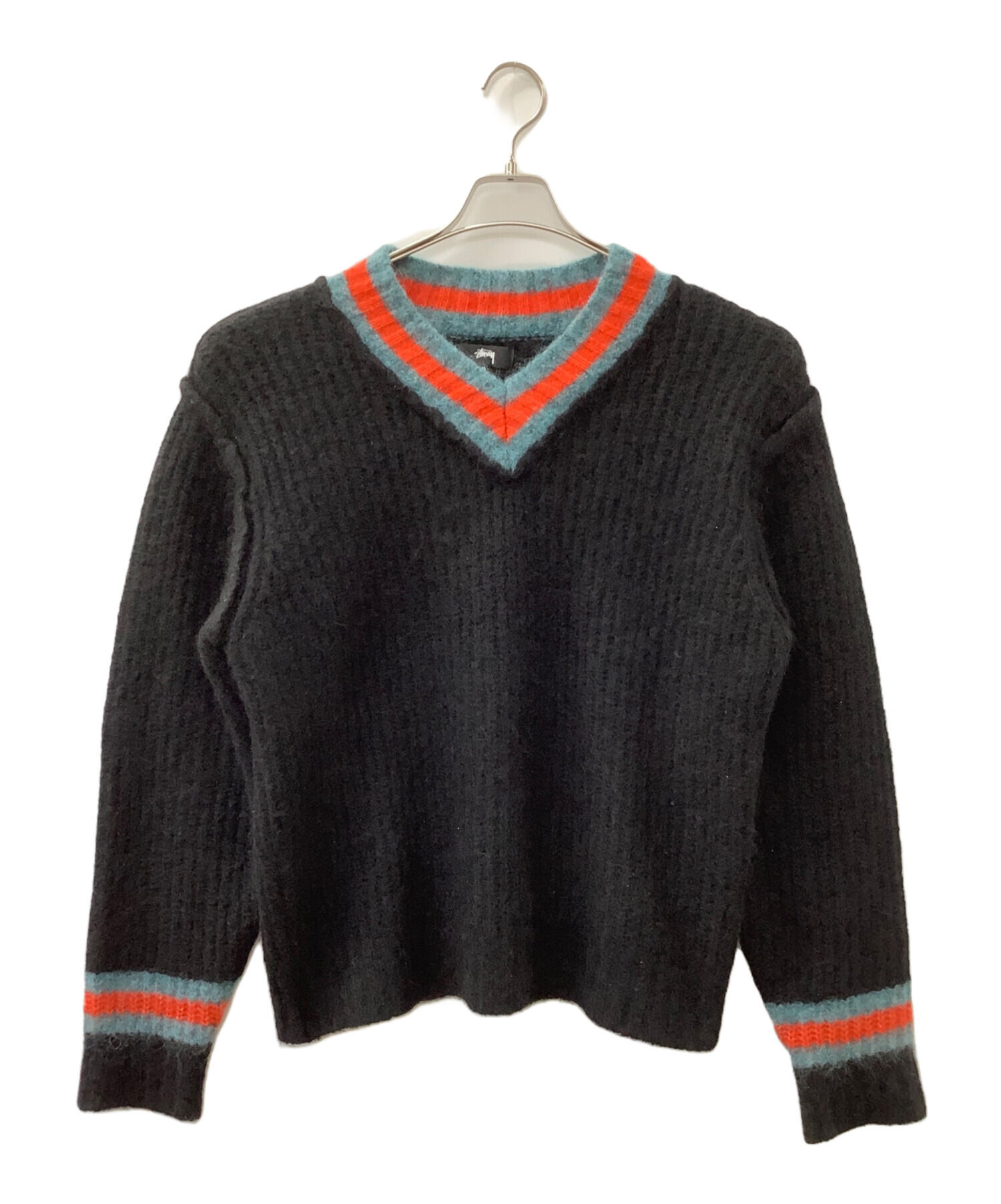 Stüssy Vネックニット セーター ブラック/グリーン/レッド 中古・古着通販】stussy (ステューシー) Vネック ブラック サイズ:M