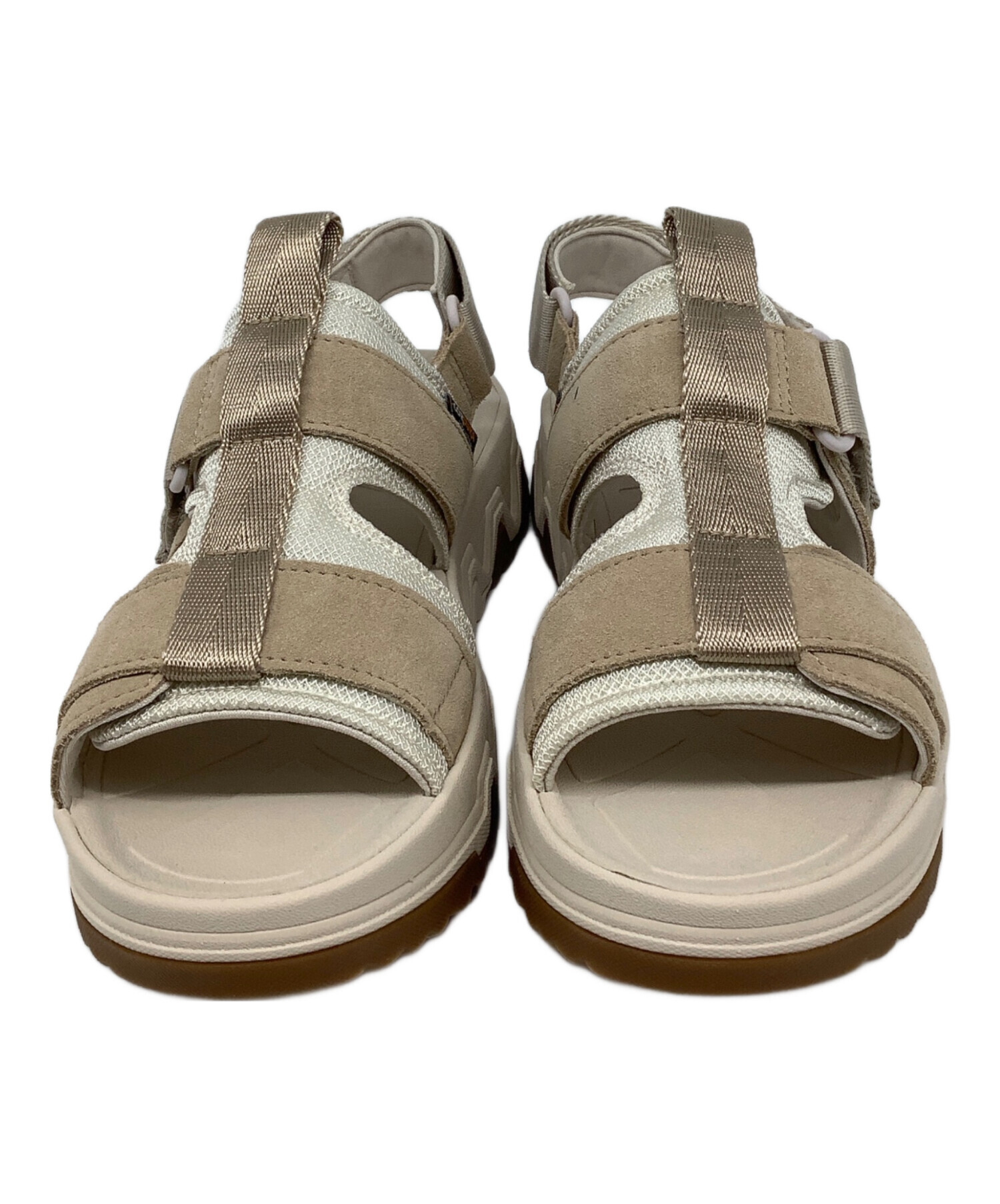 UGG サンダル サイズ5 ベージュ・ホワイト 中古・古着通販】UGG (アグ) サンダル ベージュ サイズ:USA7｜ブランド
