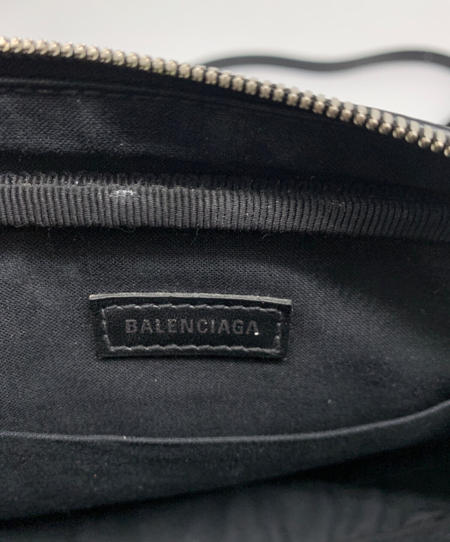 再値下げ！BALENCIAGA エブリデイ　ボディバッグ バレンシアガ エブリデイ ロゴ ベルトパック ボディバッグ ロゴ
