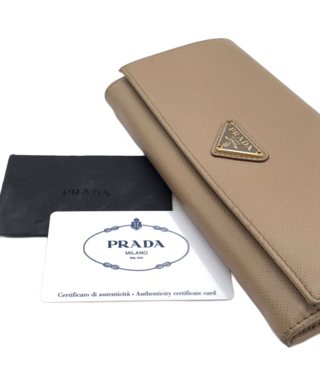 プラダ 二つ折り 長財布 ベージュ 1MH132 財布 美品 レザー 中古 181 PRADA 三角 ロゴ プレート ホック ロング ウォレット メンズ レディース 男女兼用 定番 人気 ゴールド金具 シンプル 革財布 本革 ヴィンテージ PRADA（プラダ） 長財布 サフィアーノ カードケース レディース PRADA
