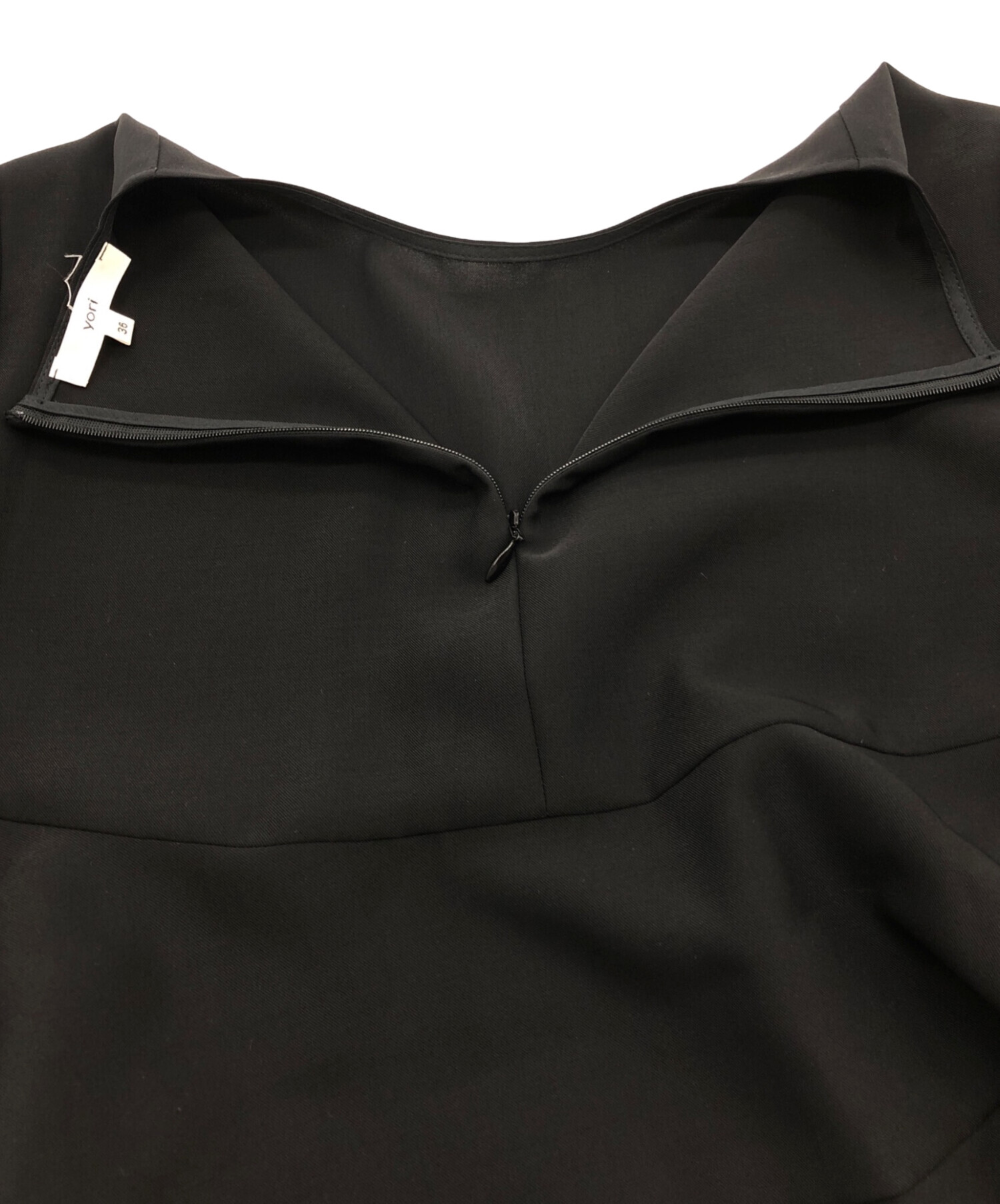 中古・古着通販】yori (ヨリ) ティアードブラウス ブラック サイズ:38 中古・古着通販】yori (ヨリ) ティアードブラウス ブラック サイズ:38