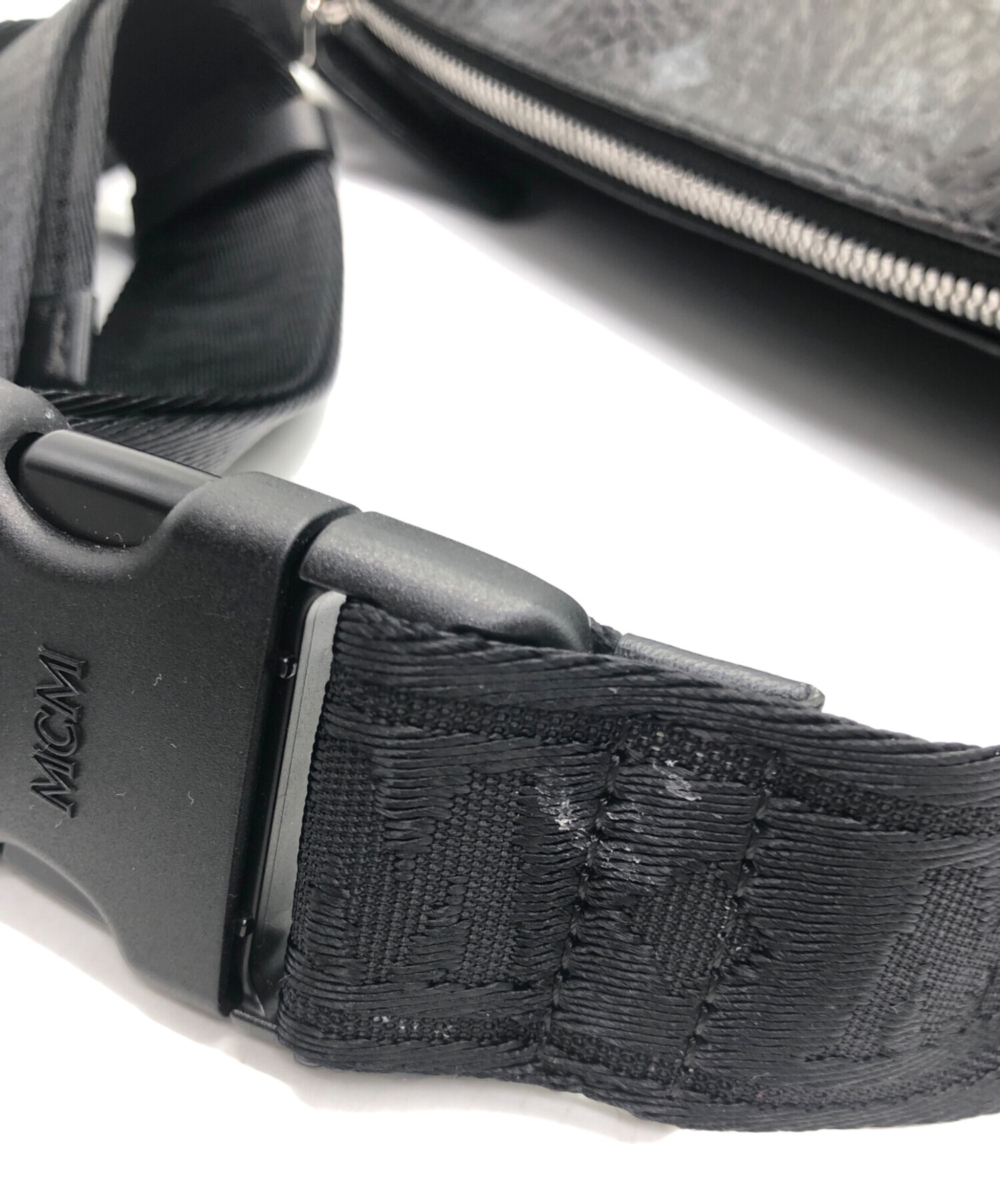 中古・古着通販】MCM (エムシーエム) ボディーバッグ｜ブランド・古着