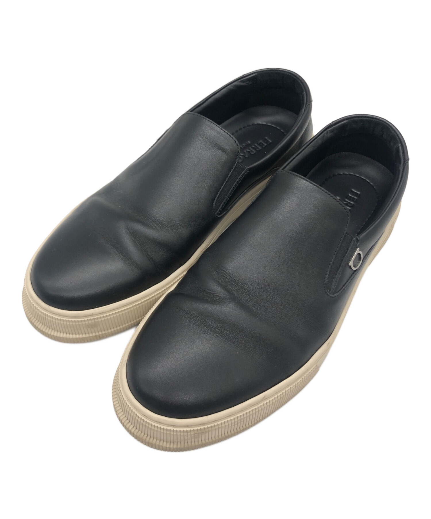 フェラガモ ブラック スリッポン 中古・古着通販】Ferragamo (フェラガモ) スリッポン ブラック サイズ