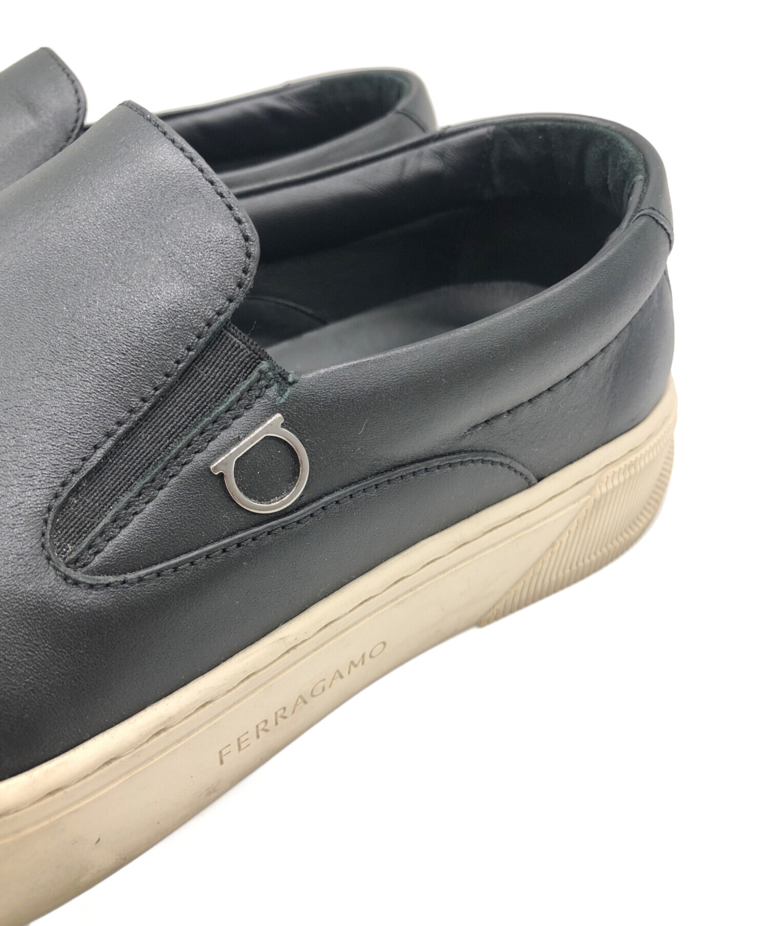 中古・古着通販】Ferragamo (フェラガモ) スリッポン ブラック サイズ