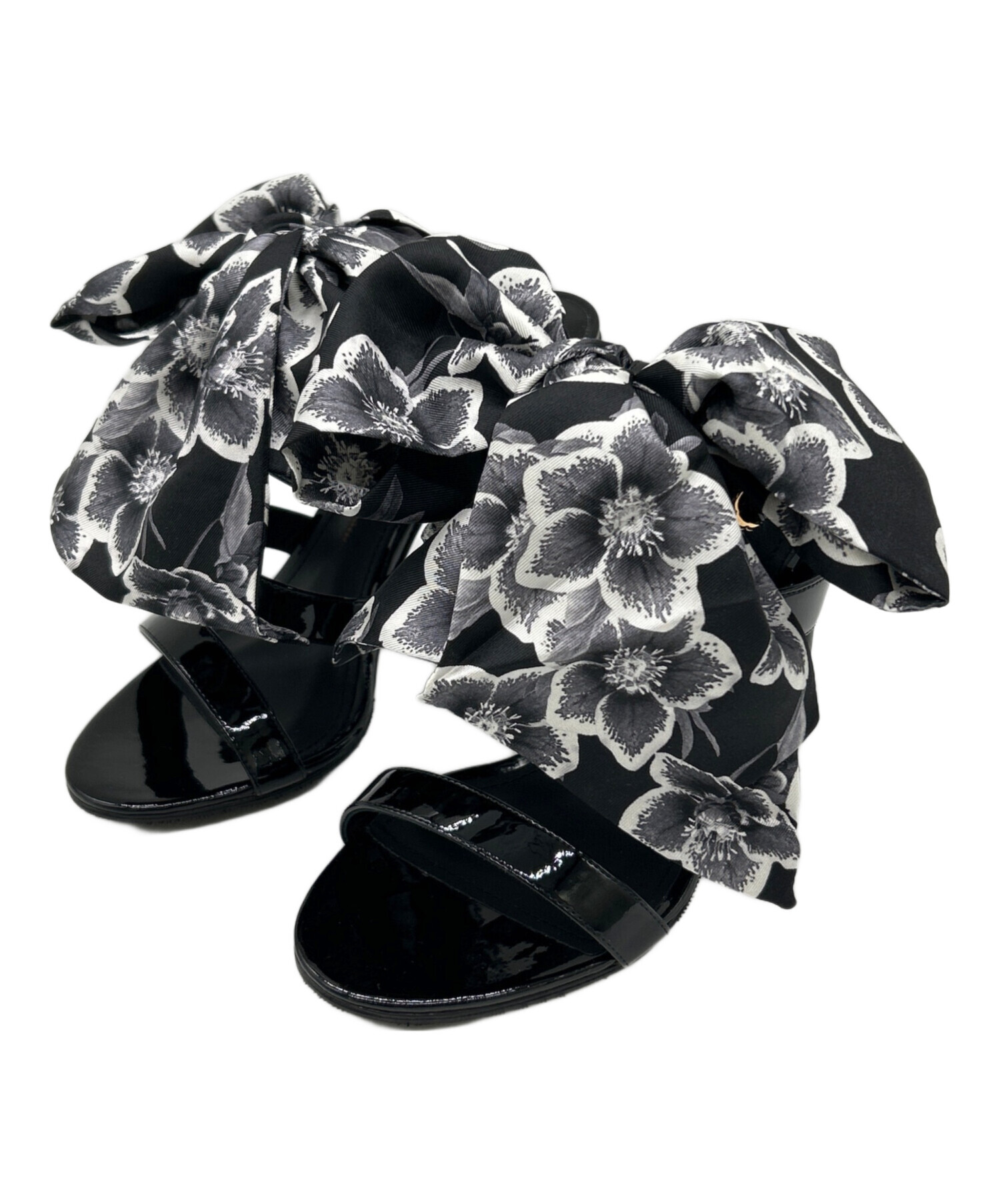 FERRAGAMO] サンダル ブラック 中古・古着通販】Salvatore Ferragamo