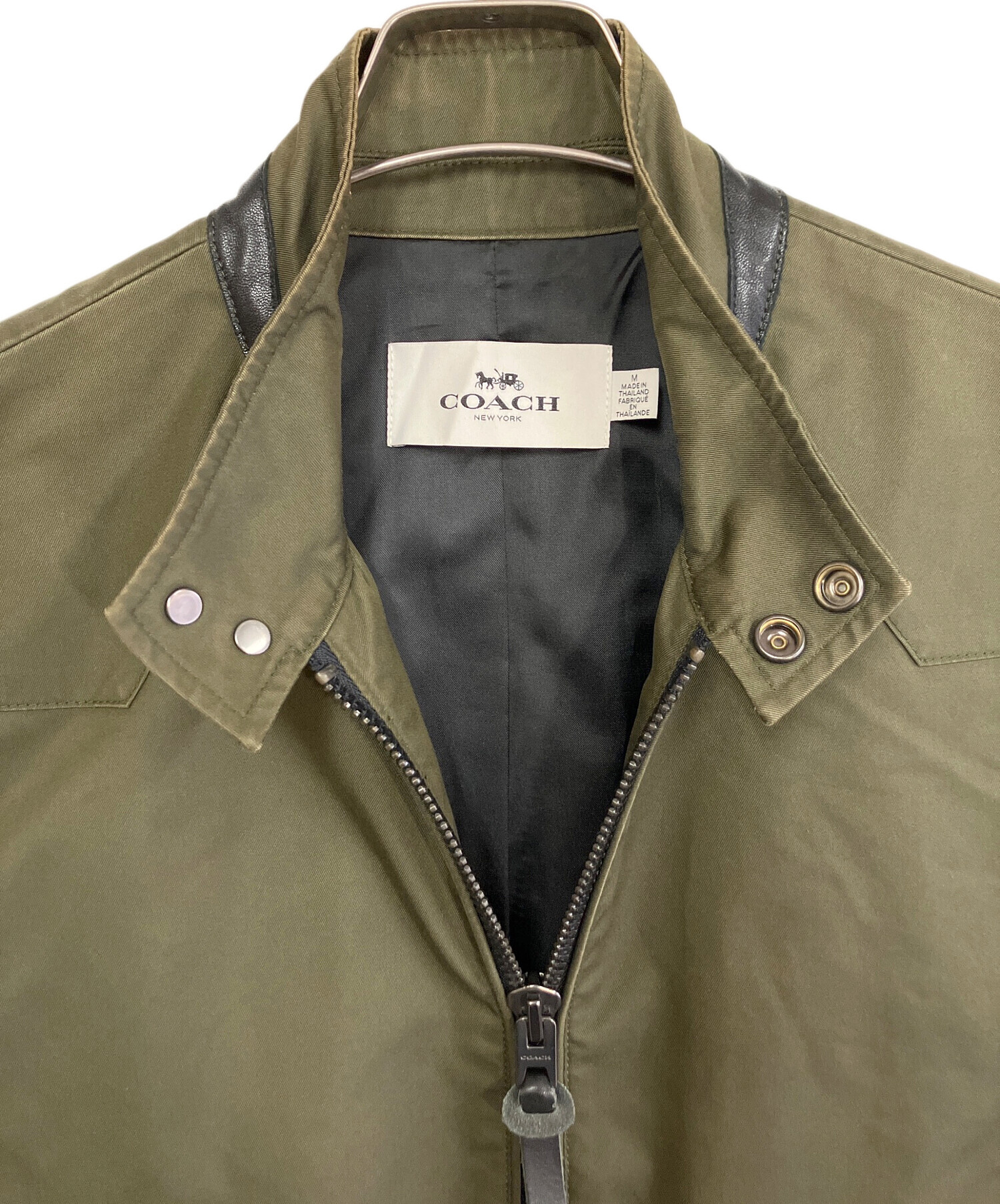 ぐ*ぅ様 COACH ミリタリージャケット XS オリーブ 中古・古着通販】COACH (コーチ) ジップジャケット オリーブ サイズ:M