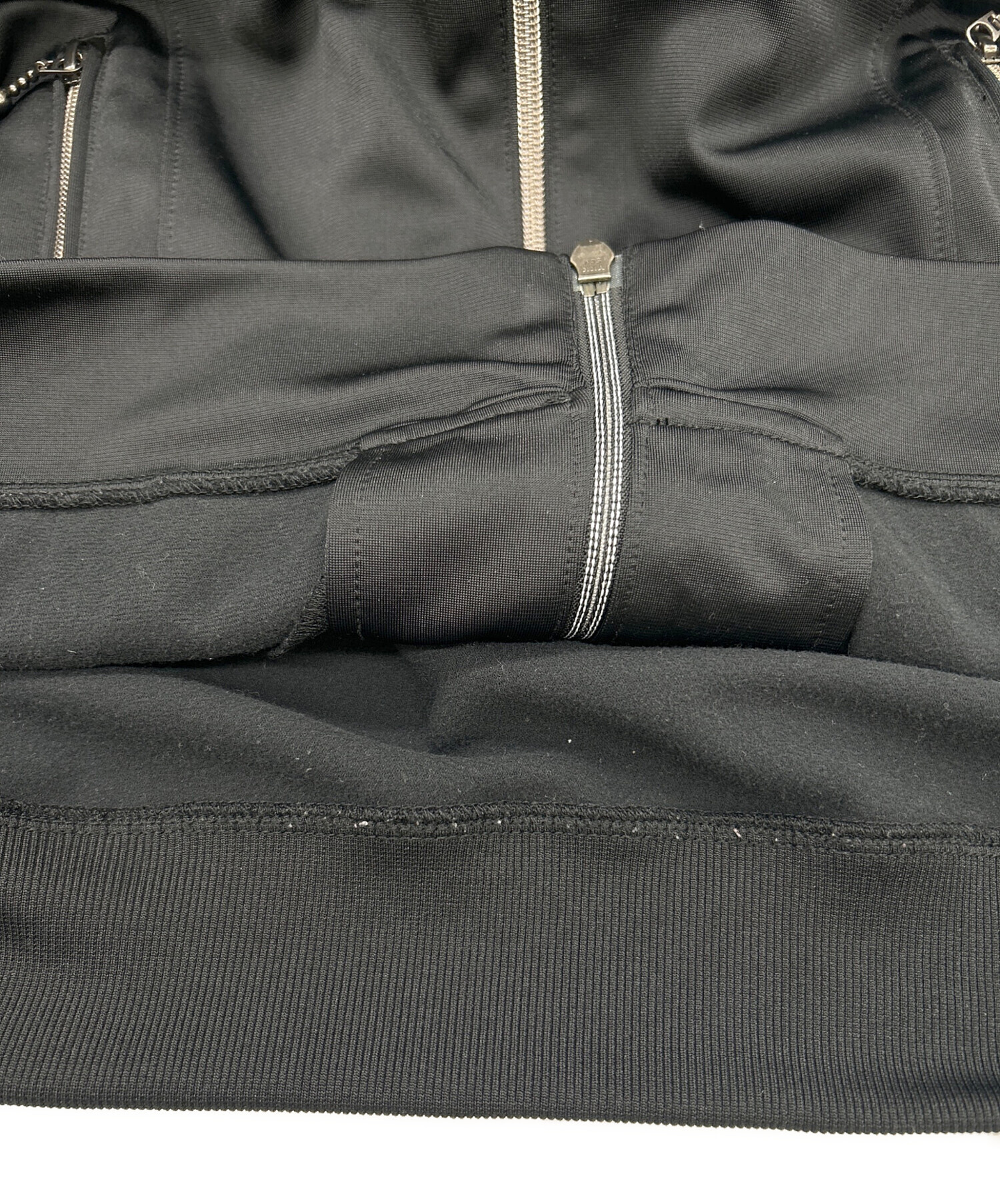 オニツカタイガー　トラックジャケット　デカロゴバックタイガー　オールブラック　M オニツカタイガー トラックジャケット デカロゴバックタイガー オール