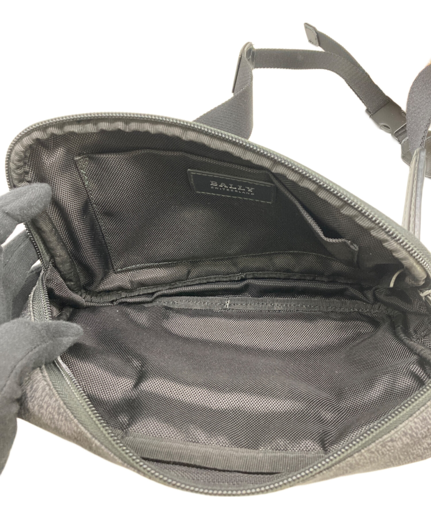 BALLY ボディバッグ グレー 中古・古着通販】BALLY (バリー) ウエストポーチ グレー×ブラック