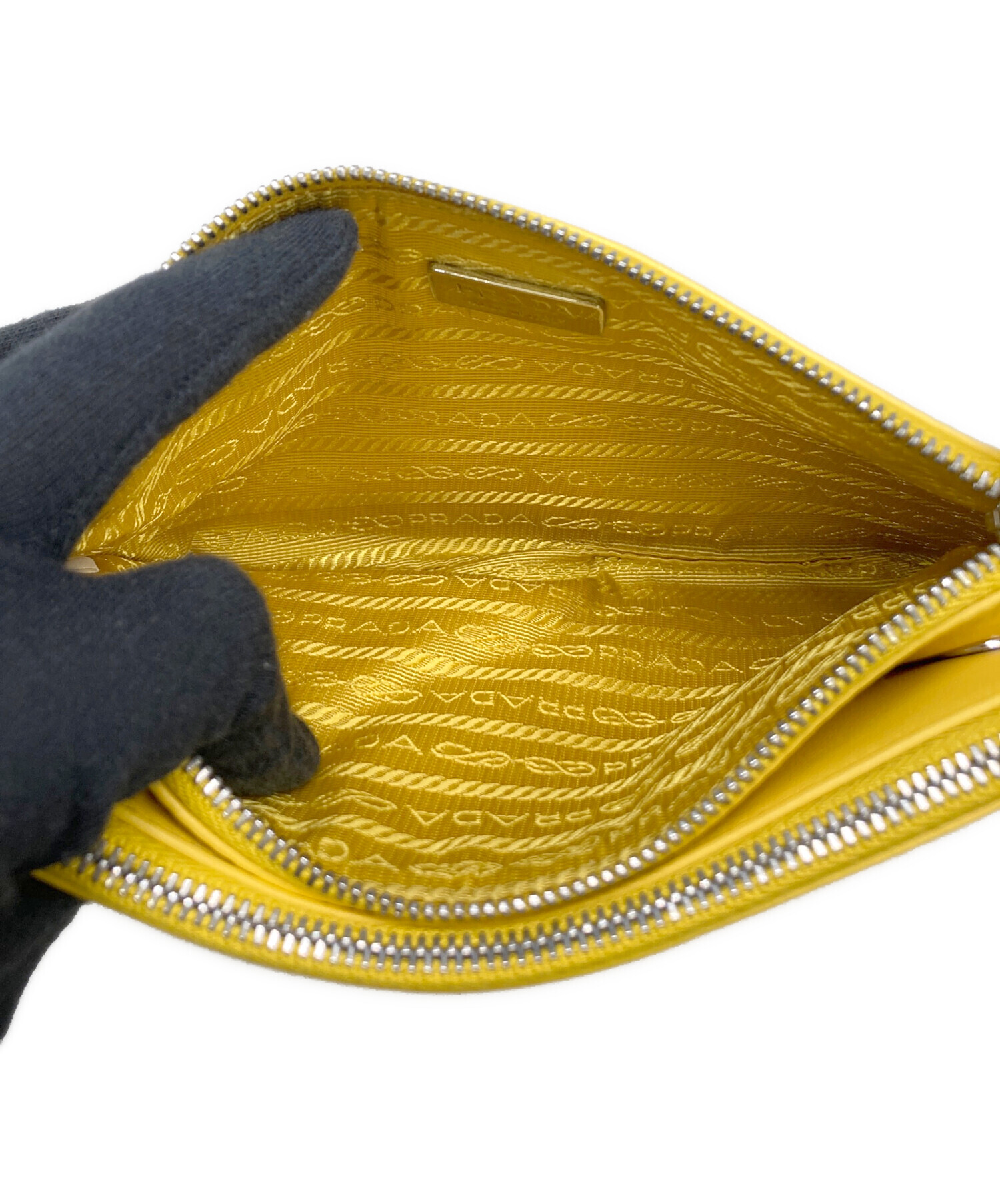 PRADA イエローポーチ 中古・古着通販】PRADA (プラダ) ポーチ イエロー｜ブランド・古着通販