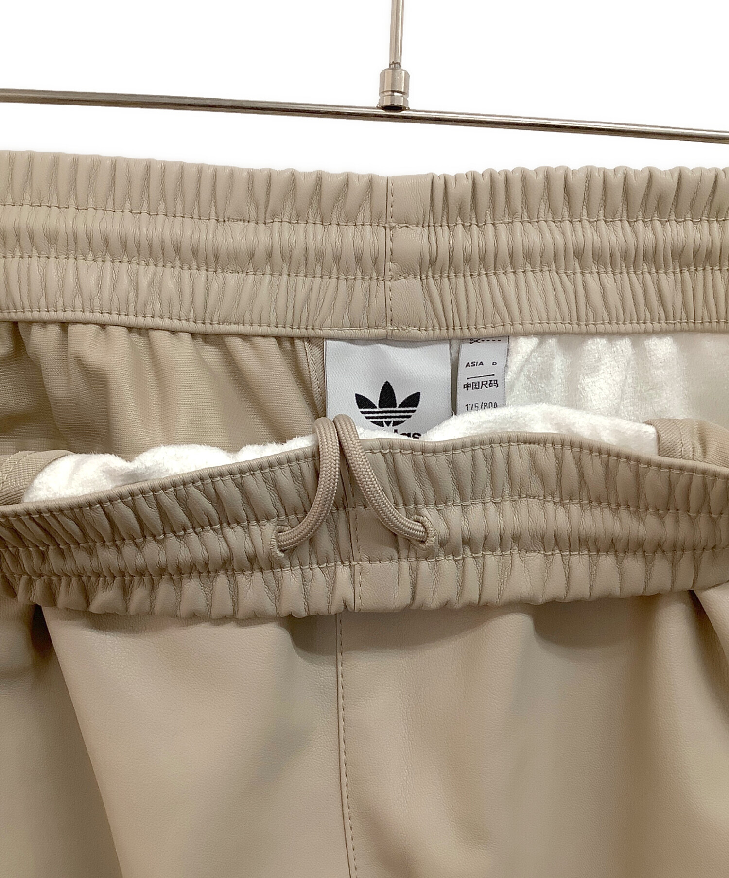 中古・古着通販】adidas (アディダス) フェイクレザーアディカラー 