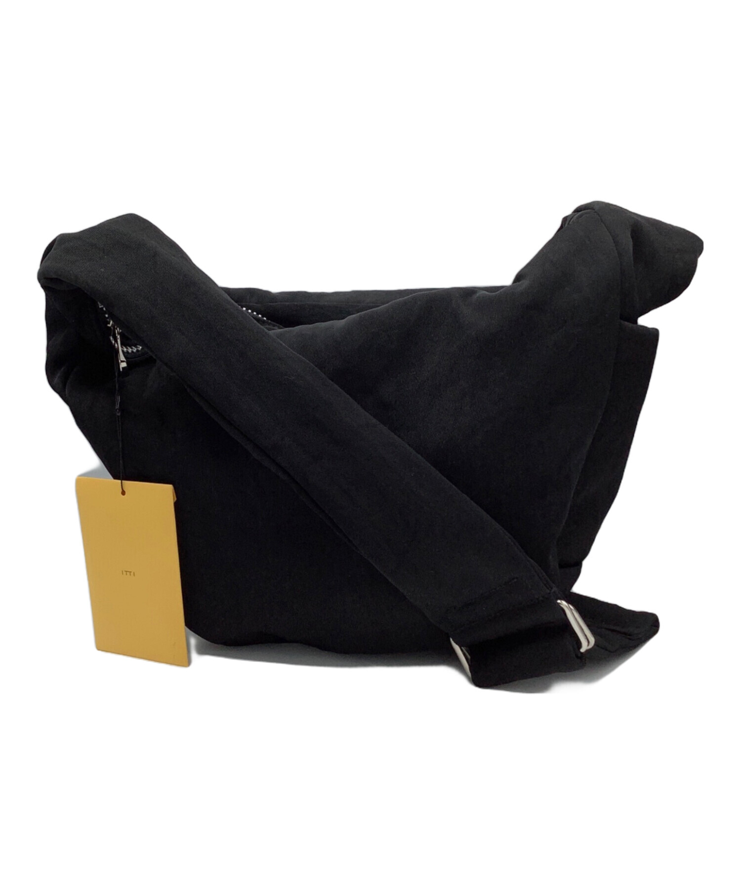 中古・古着通販】ITTI (イッチ) ANNIE PUFFER TOWN MOON BAG ブラック 