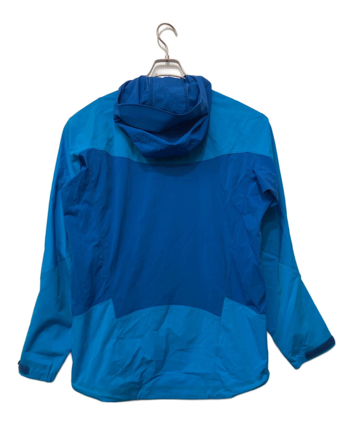 arcteryx ナイロンパーカー 中古・古着通販】ARC'TERYX (アークテリクス) ナイロンパーカー ブルー