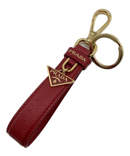 PRADA トライアングルロゴ キーリング レッド 中古・古着通販】PRADA (プラダ) トライアングルロゴプレート