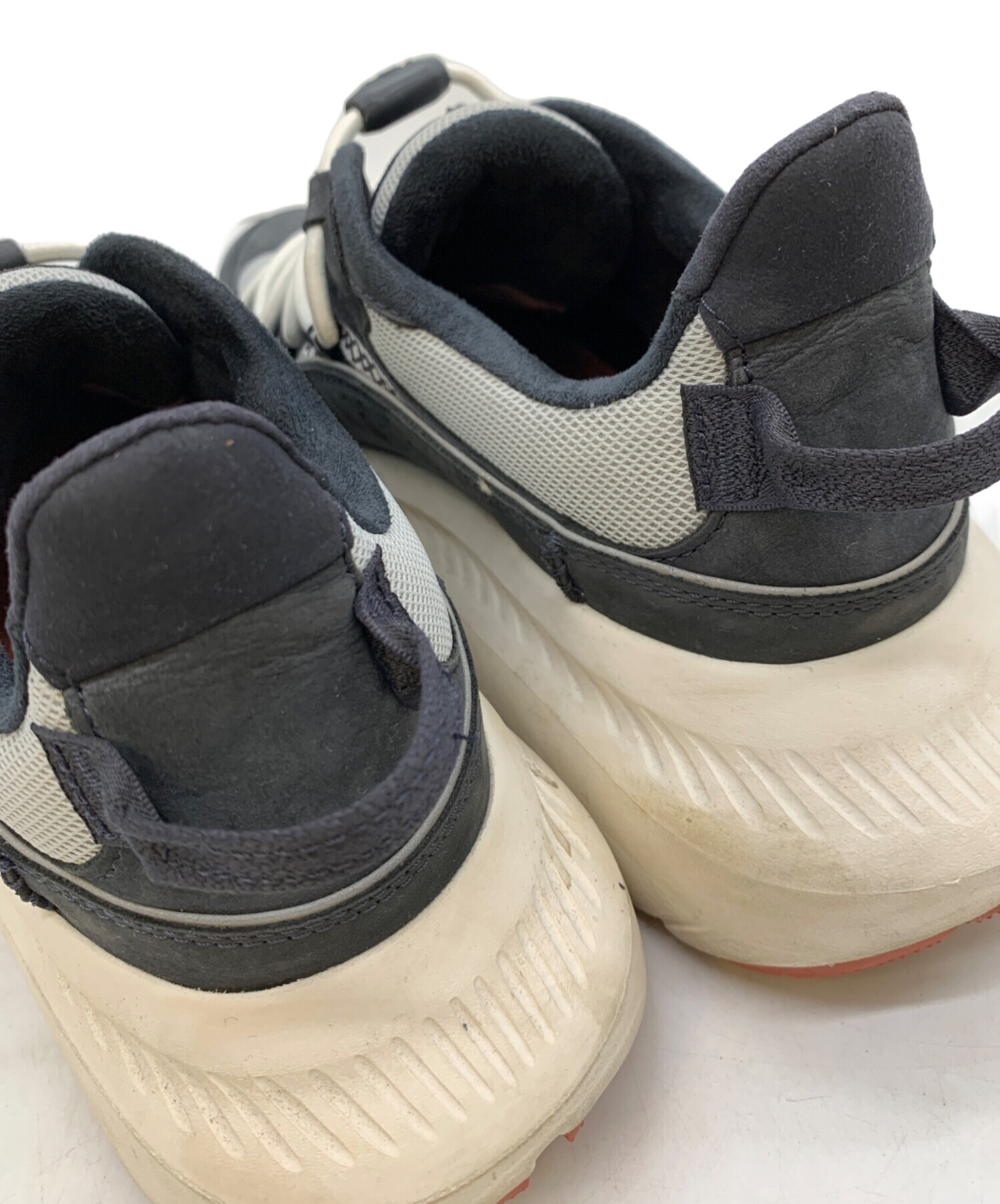 中古・古着通販】UGG (アグ) スニーカー ブラック サイズ:27｜ブランド