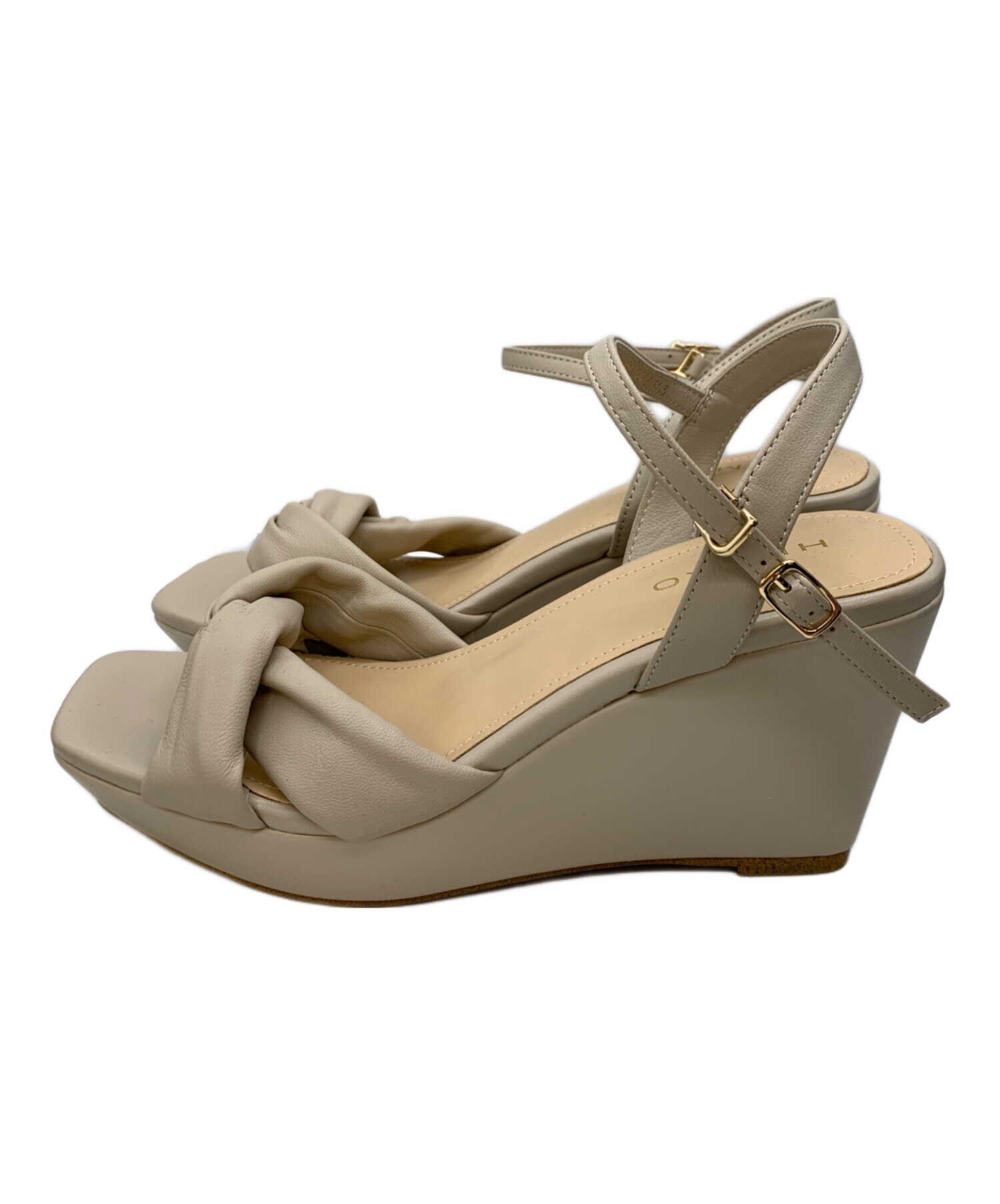 新品未使用HIMIKO卑弥呼毎年人気定番 アイボリーウェッジサンダルサイズ調節可 中古・古着通販】卑弥呼 (ヒミコ) サンダル アイボリー サイズ:24.5