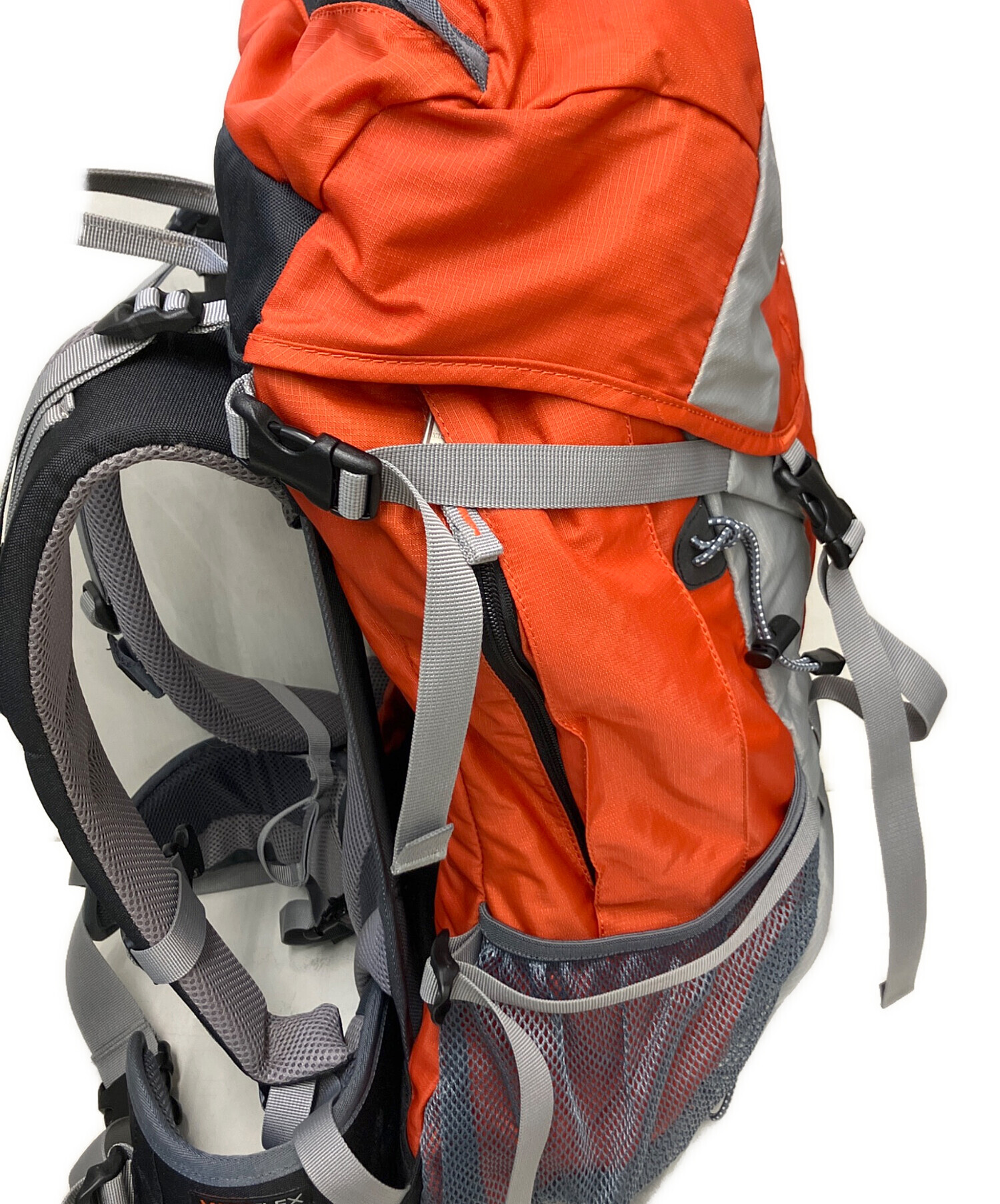 deuter ドイター　アストロ550ダウンスリーピングバッグ オレンジ 中古・古着通販】deuter (ドイター) バックパック オレンジ｜ブランド