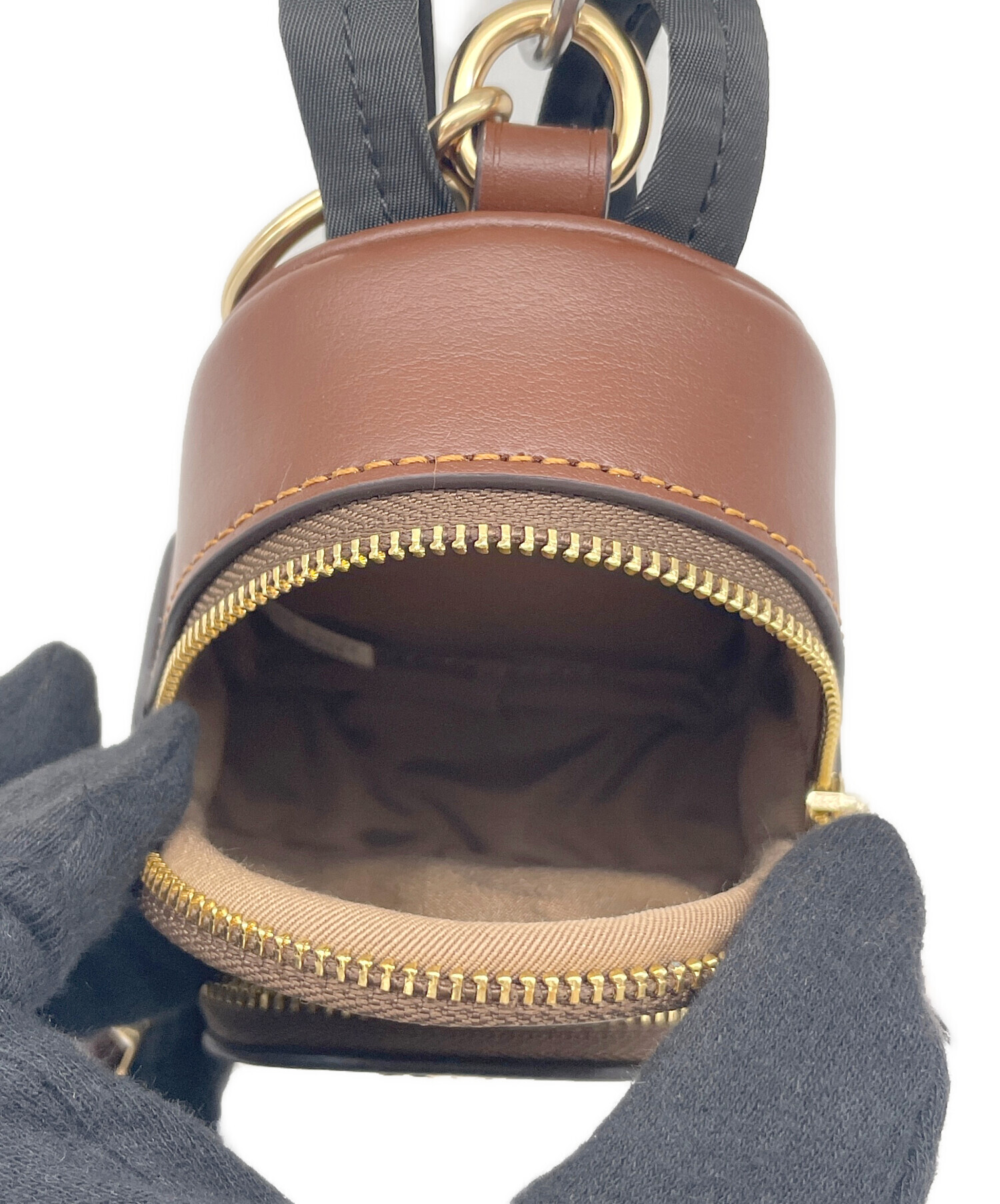中古・古着通販】COACH (コーチ) チャームリュック ブラウン×ベージュ