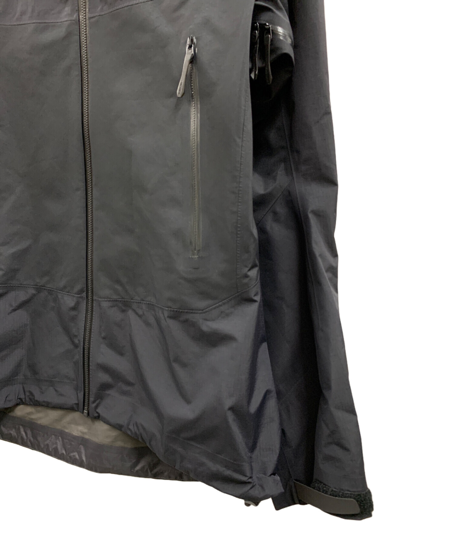 ARC'TERYX ナイロンジャケット S ブラック 中古・古着通販】ARC'TERYX (アークテリクス) ナイロンジャケット