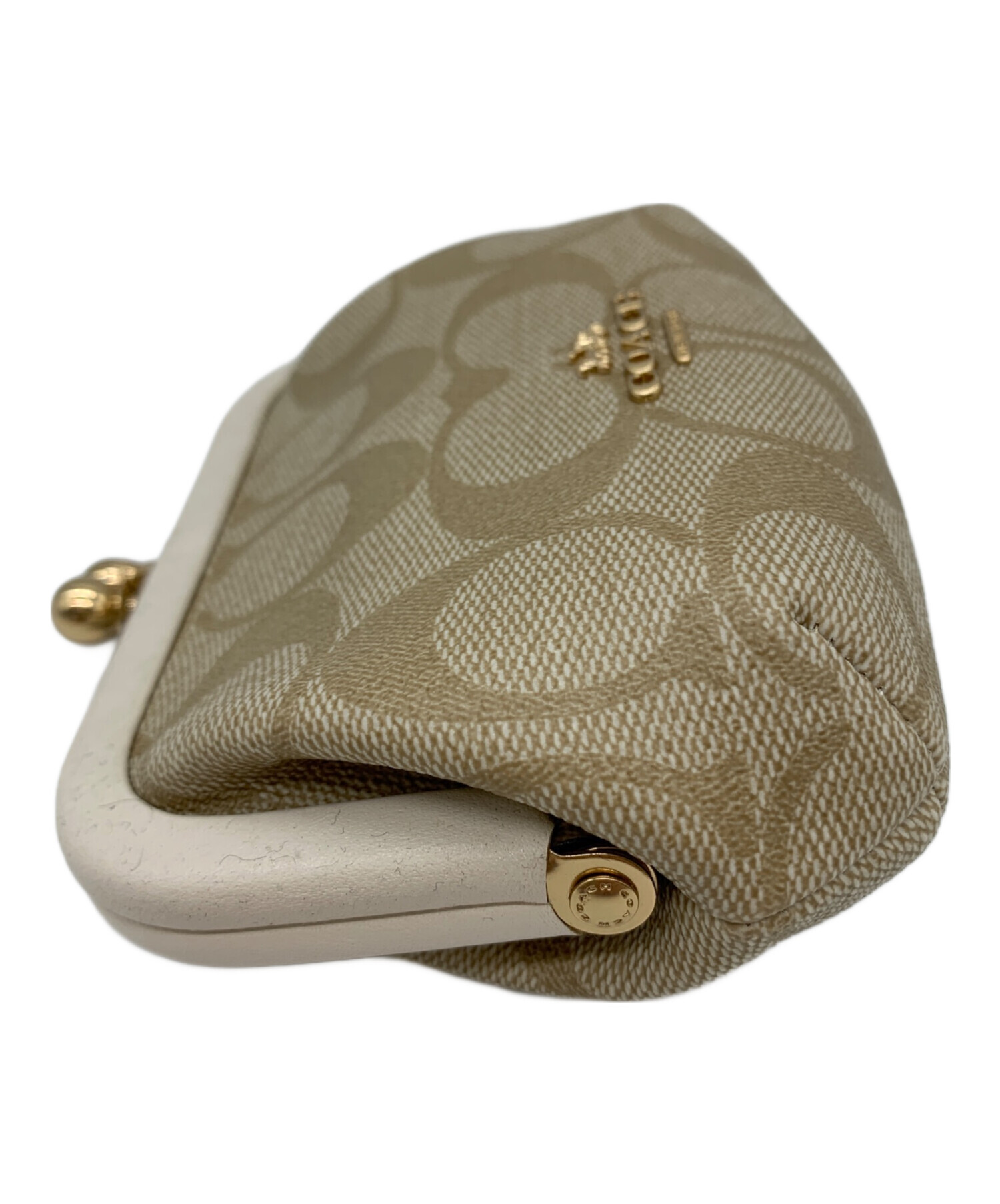 コーチ がま口バッグ シグネチャー ベージュ ゴールド　パーティーバック 中古・古着通販】COACH (コーチ) COACH シグネチャー がま口財布