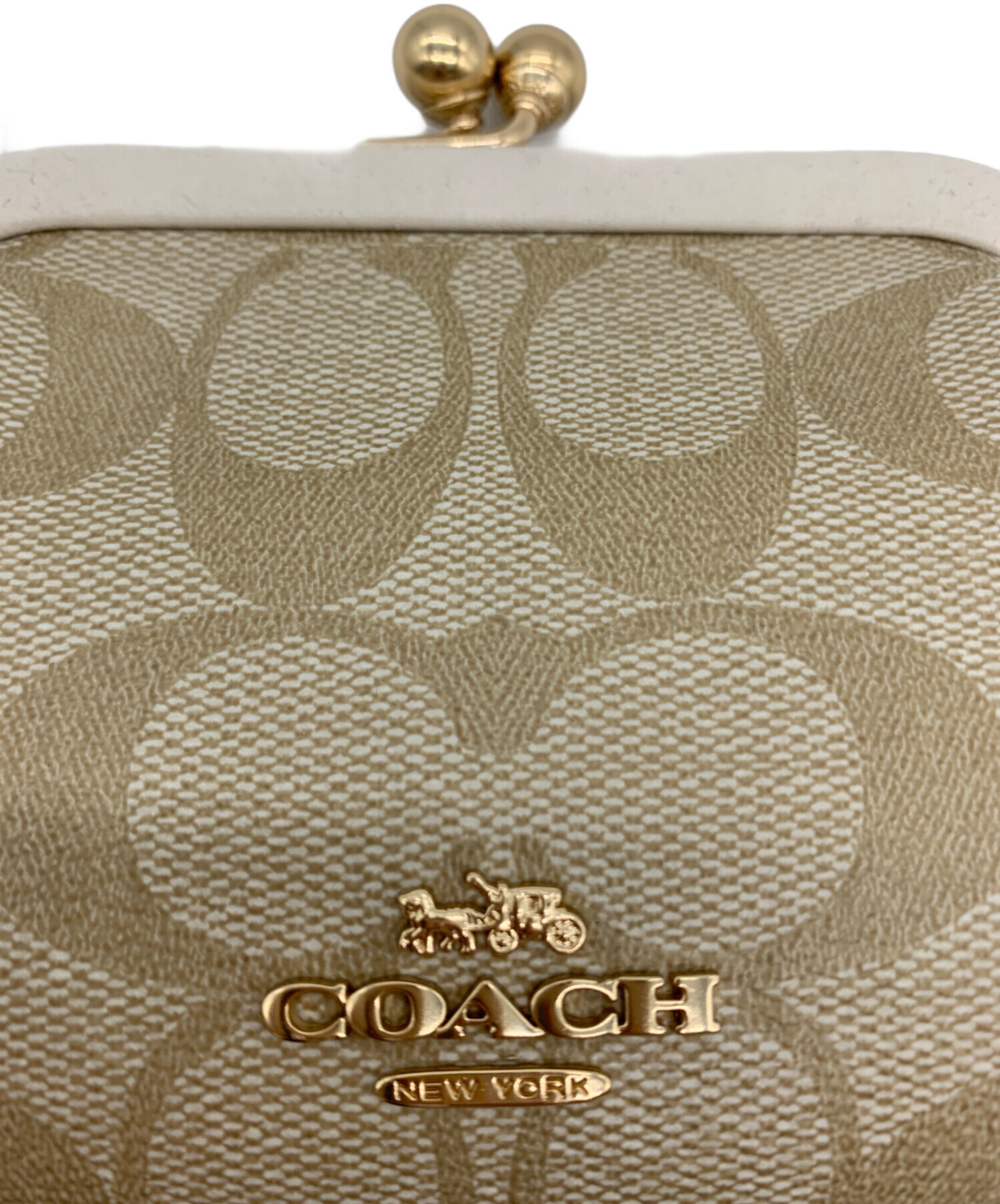コーチ がま口バッグ シグネチャー ベージュ ゴールド　パーティーバック 中古・古着通販】COACH (コーチ) COACH シグネチャー がま口財布