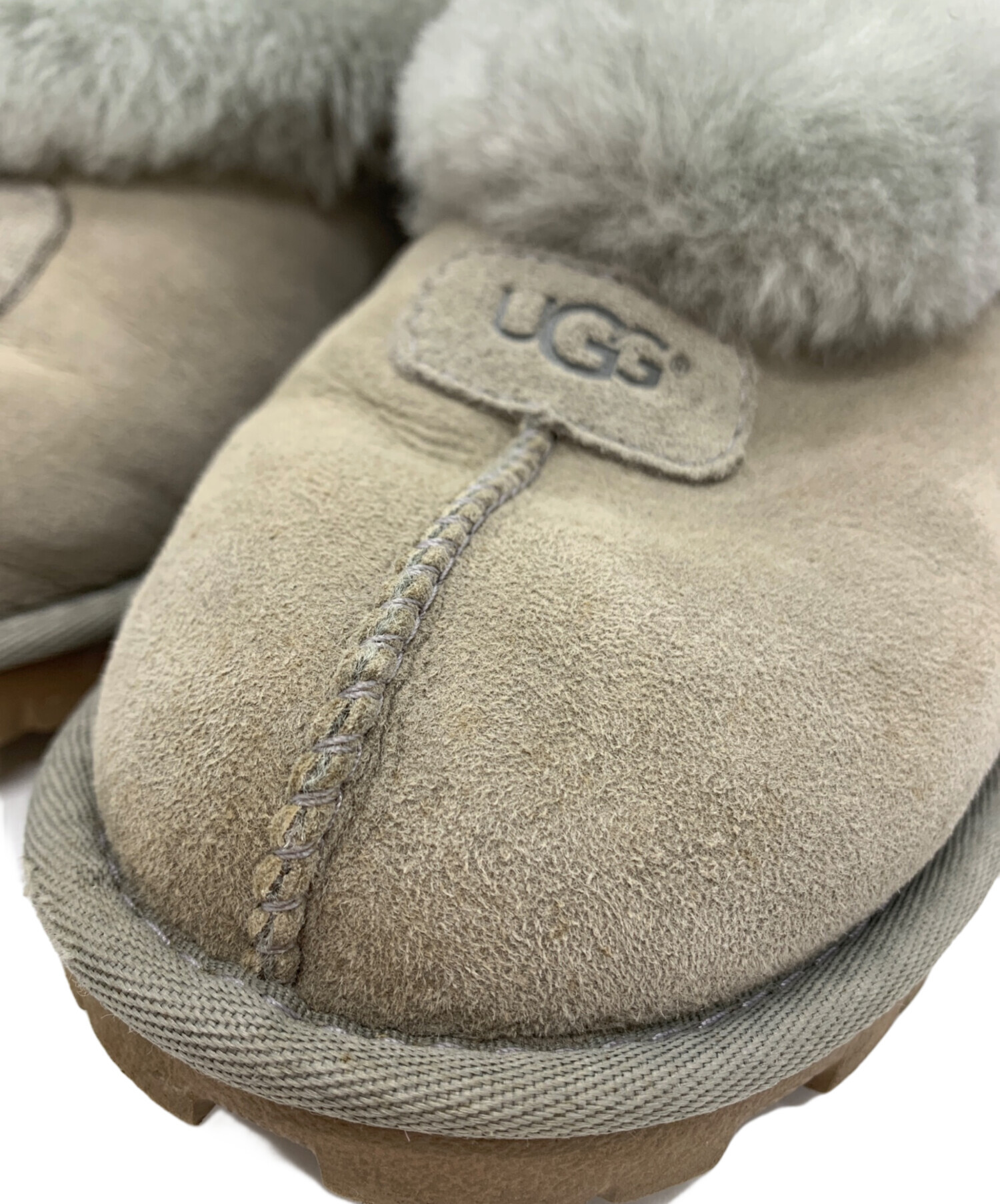 UGG グレー ファーサンダル 秋サンダル　22.5 中古・古着通販】UGG (アグ) UGG ファーサンダル グレー サイズ:24cm