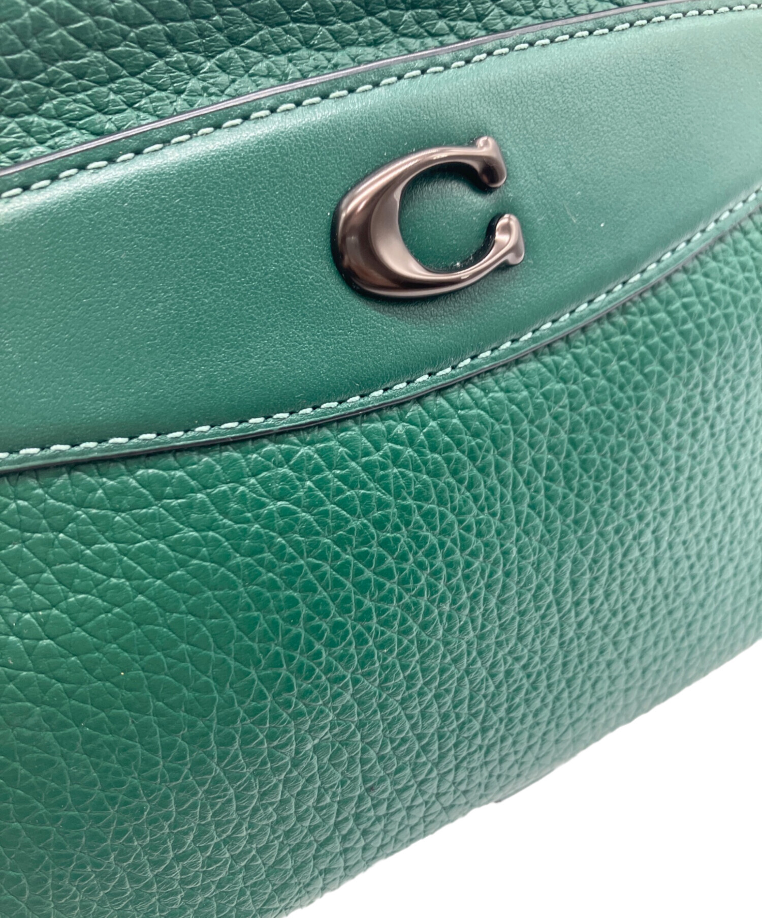 未使用級 コーチ ショルダー カメラ バッグ 2層 F68168 総柄 緑 中古・古着通販】COACH (コーチ) ショルダーバッグ カメラ バッグ