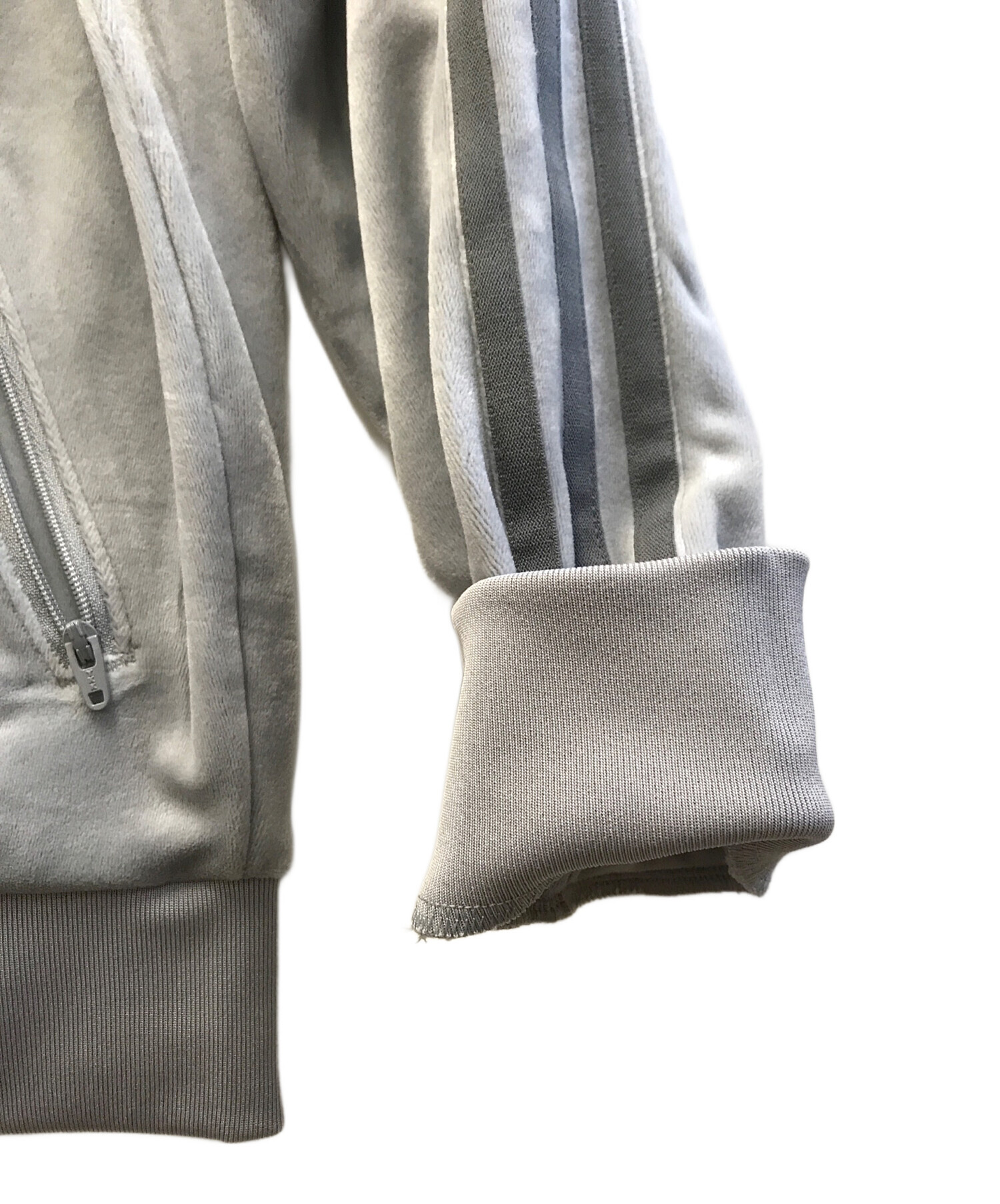 adidas アディダス　トラックジャケット　ベロア　サイズM グレー 中古・古着通販】adidas (アディダス) ベロアトラックジャケット