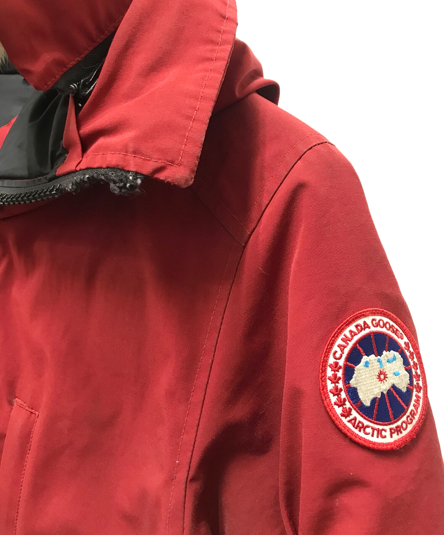 CANADA GOOSE◆ダウンジャケット/M/ポリエステル/RED/無地 CANADA GOOSE(カナダグース) ⁄ ダウンジャケット⁄M⁄ポリエステル⁄RED