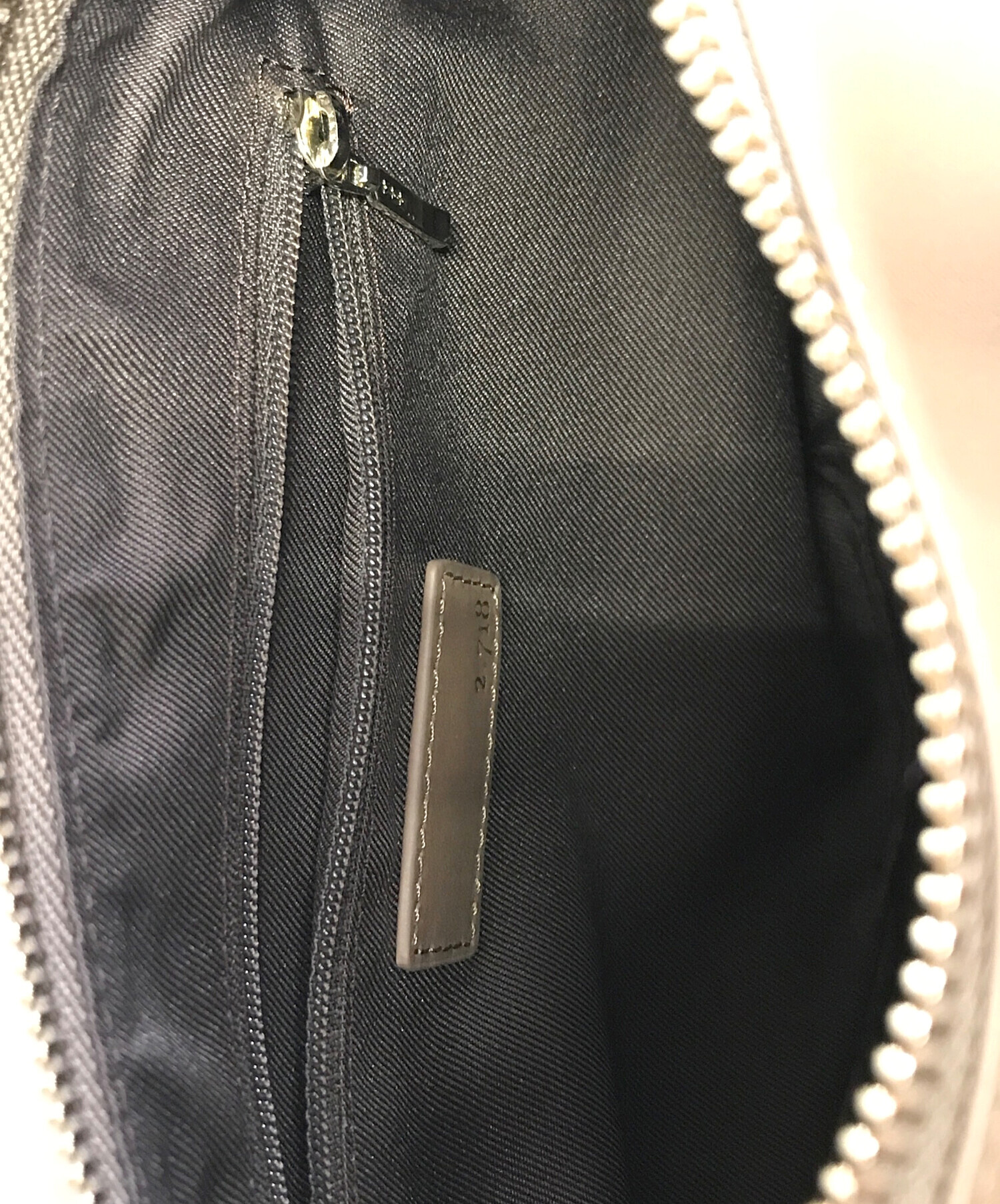 中古・古着通販】2.718 (ニーテンナナイチハチ) クロスボディバッグ 
