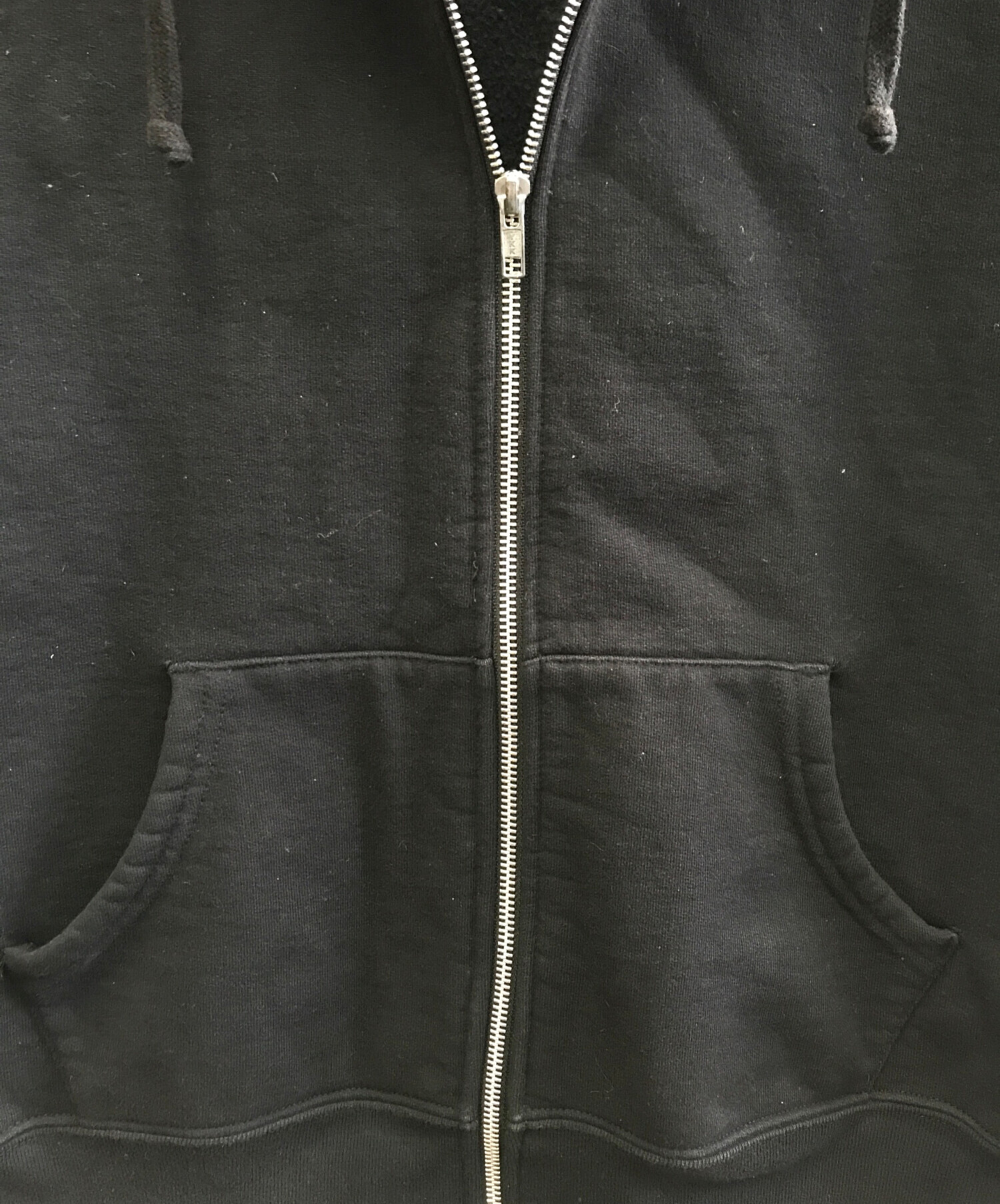 SUPREME フルジップパーカー テープロゴ 黒 M 中古・古着通販】Supreme (シュプリーム) ロゴテープジップパーカー