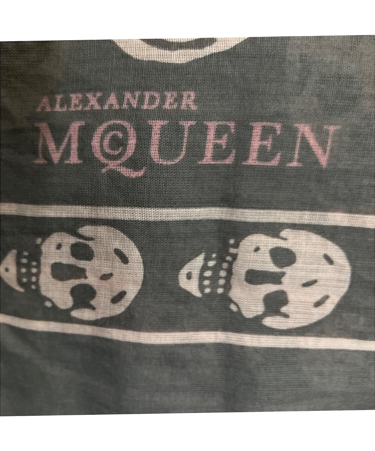 ALEXANDER McQUEEN☆アレキサンダーマックイーン ストール alexander mcqueenアレキサンダーマックイーンSkullスカーフ