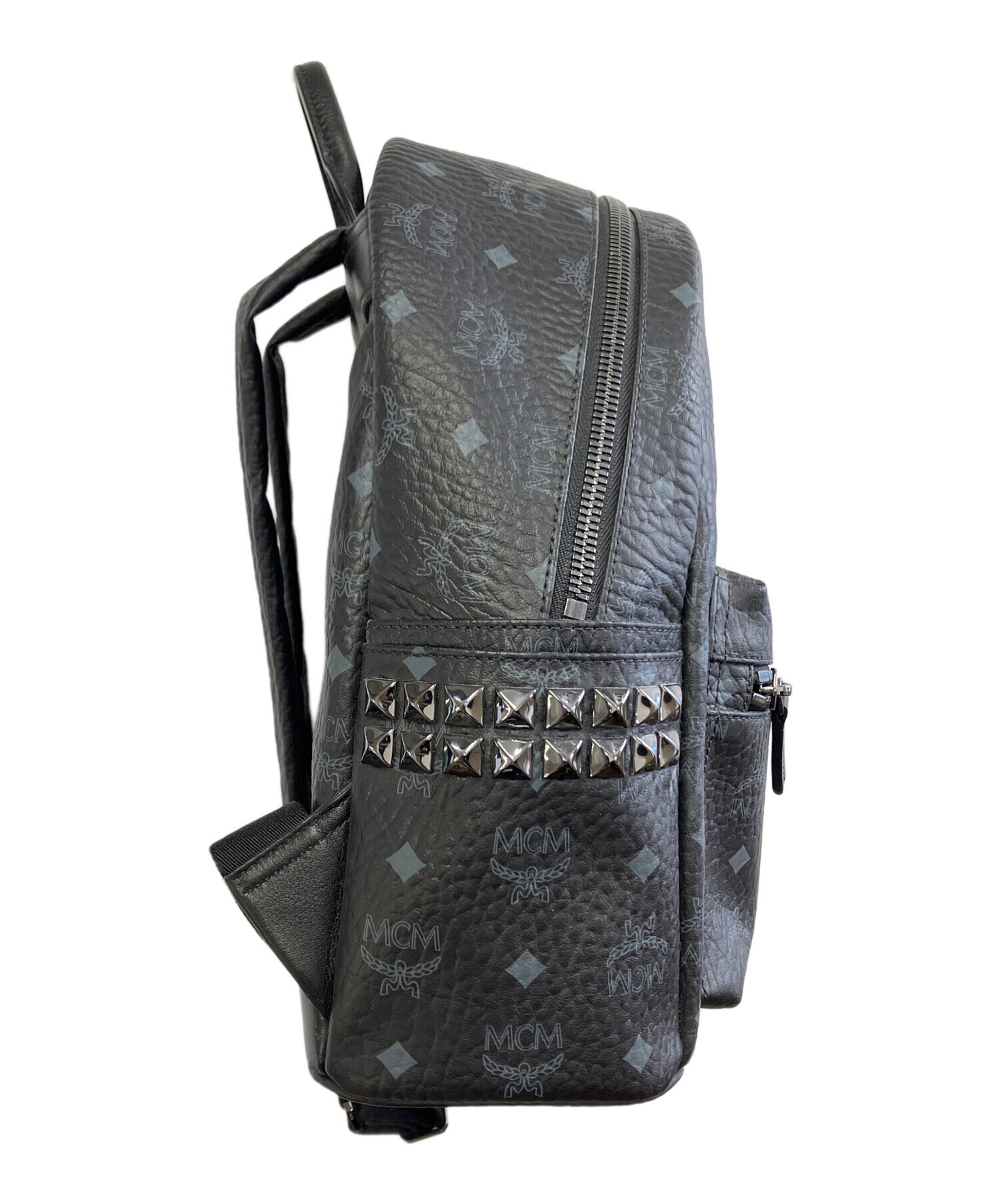 中古・古着通販】MCM (エムシーエム) スタッズリュック ブラック